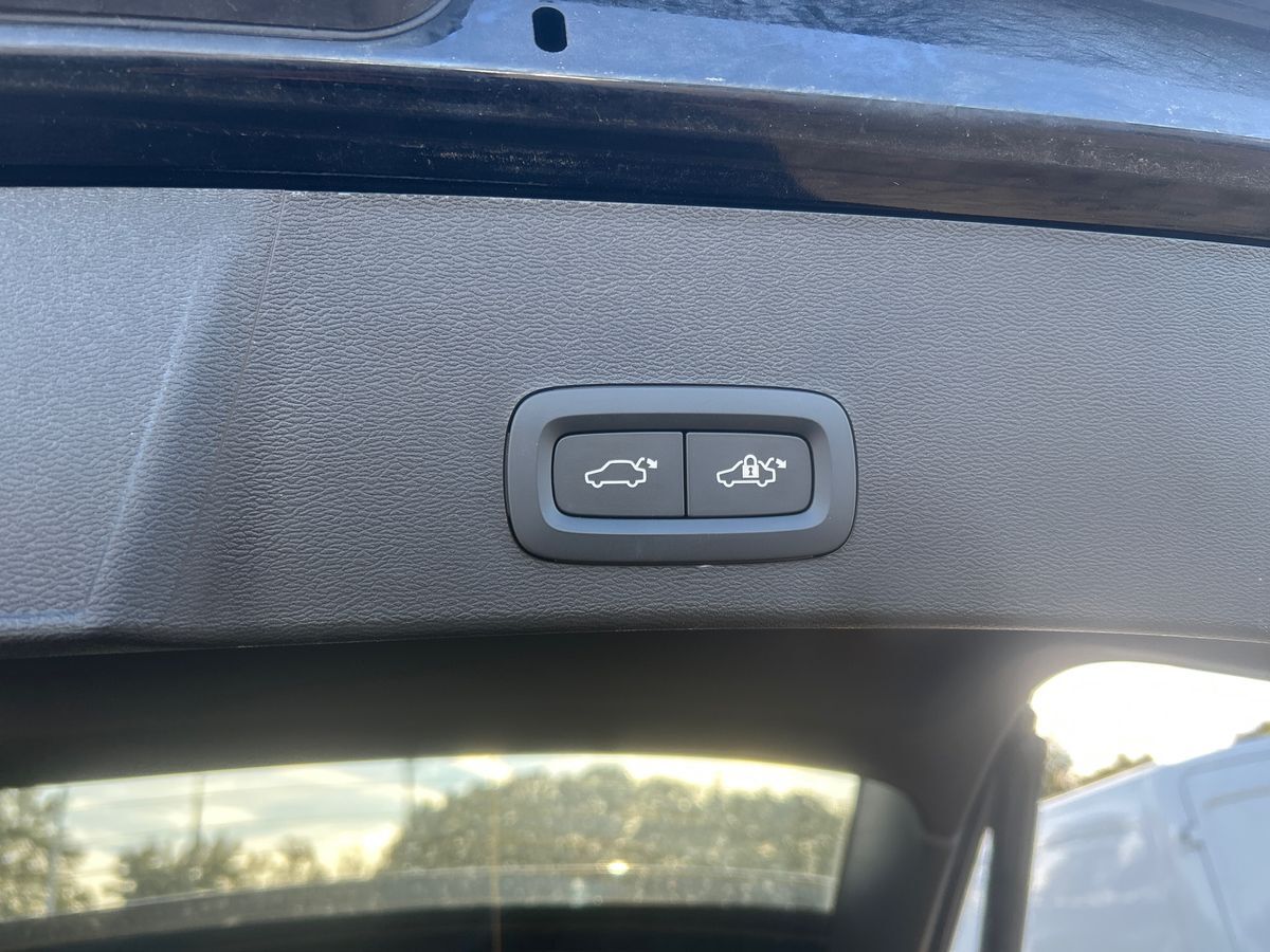 Billede af Volvo EX40 Single Motor Extended Range Black Edition 252HK 5d Aut.