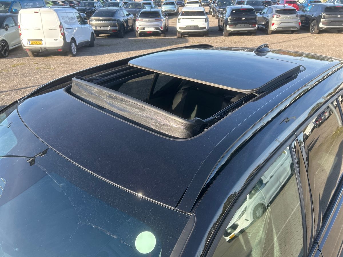 Billede af Volvo EX40 Single Motor Extended Range Black Edition 252HK 5d Aut.