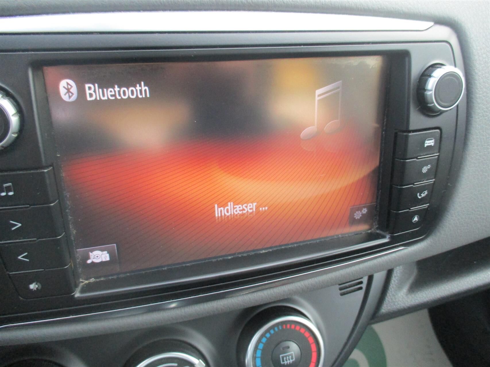 Billede af Toyota Yaris 1,3 VVT-I T2 Skyview 100HK 5d 6g