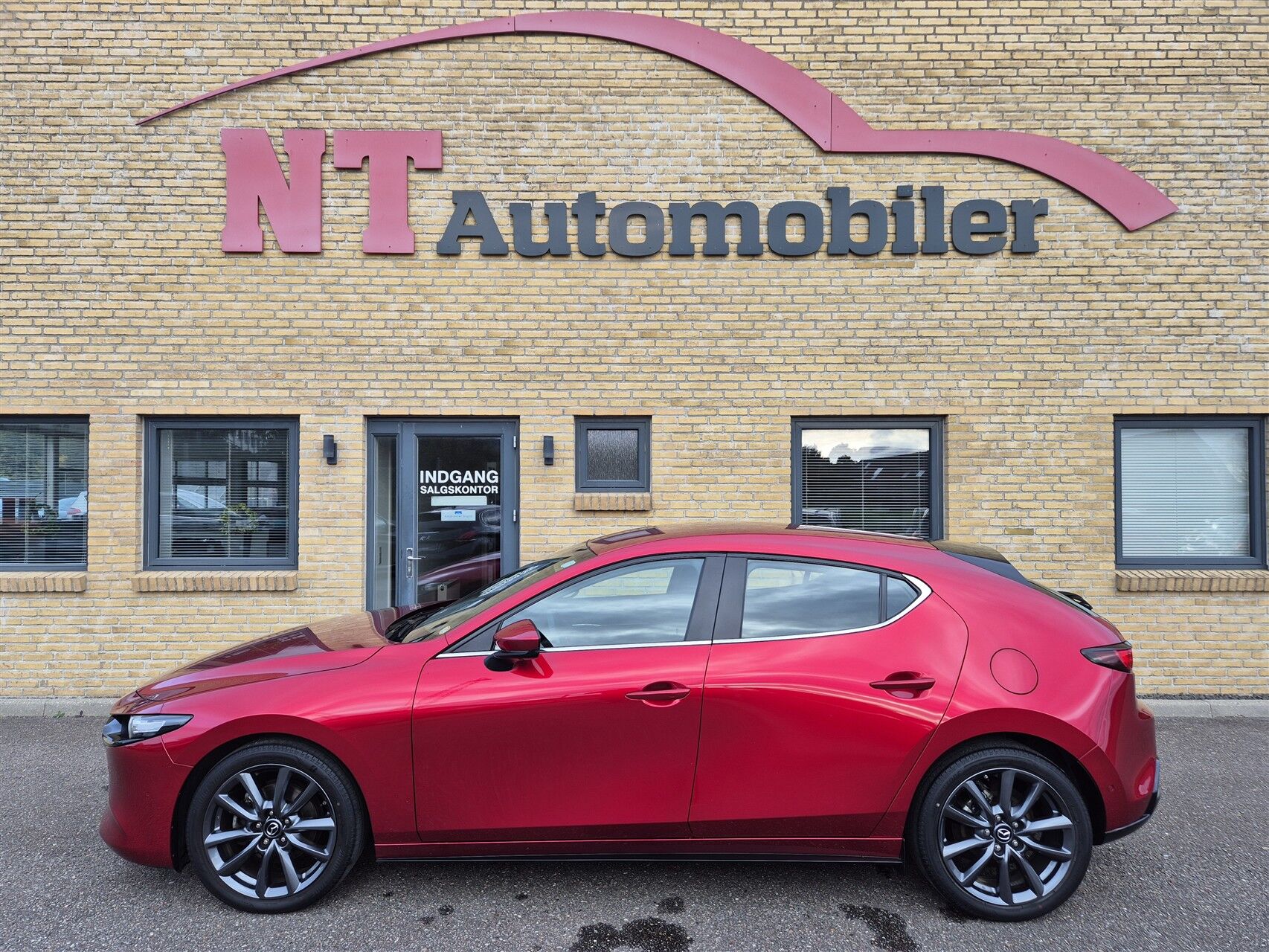 Billede af Mazda 3 2,0 Skyactiv-G  Mild hybrid Sky m. Technology Pack 122HK 5d 6g Aut.