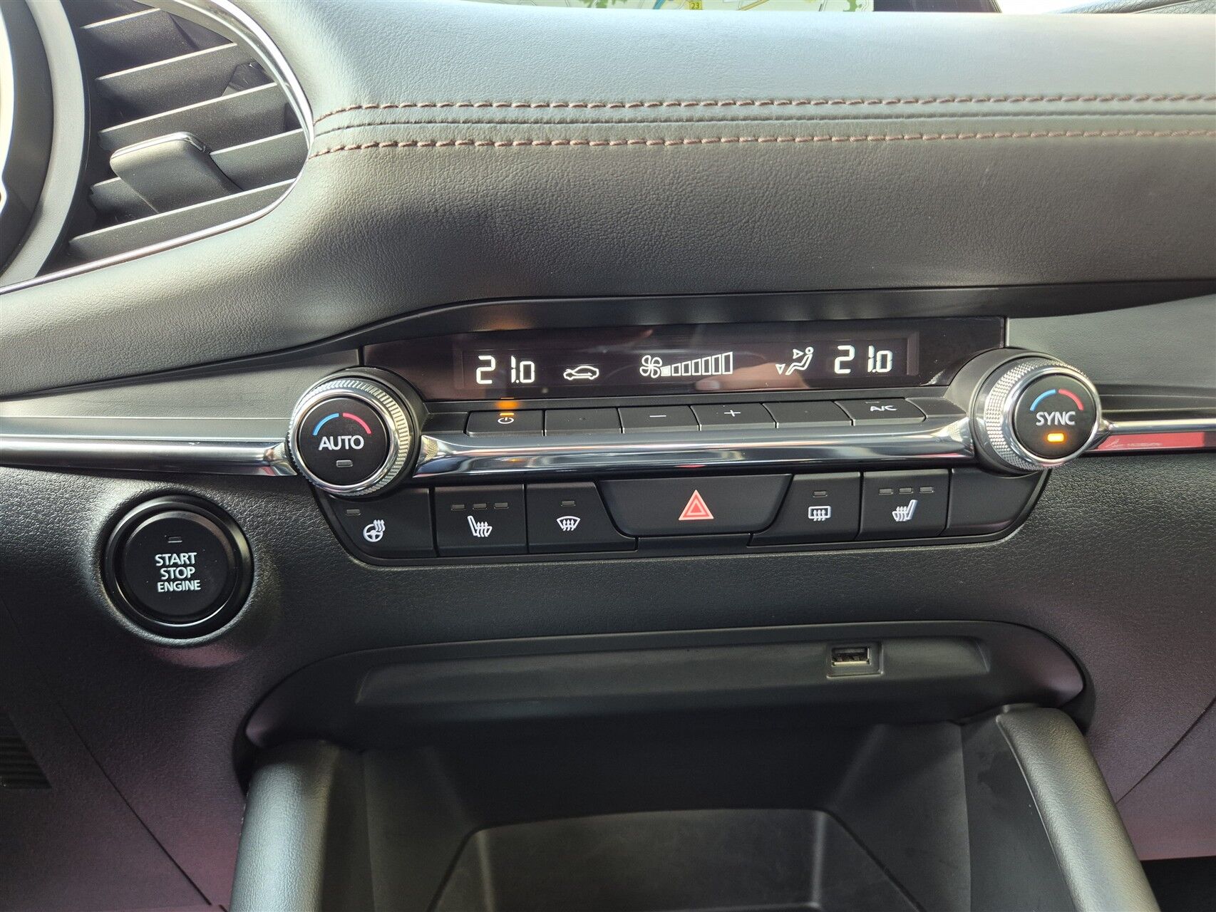 Billede af Mazda 3 2,0 Skyactiv-G  Mild hybrid Sky m. Technology Pack 122HK 5d 6g Aut.