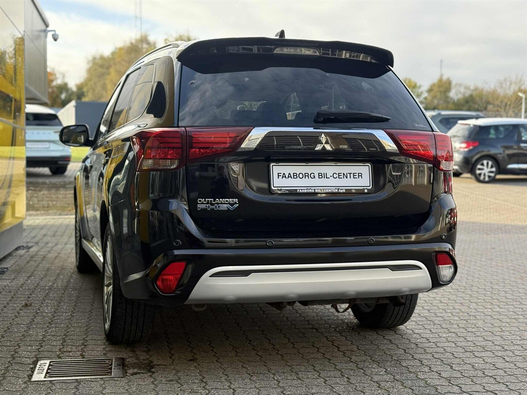 Billede af Mitsubishi Outlander 2,4 PHEV  Plugin-hybrid Limited 4WD 224HK 5d 6g Trinl. Gear