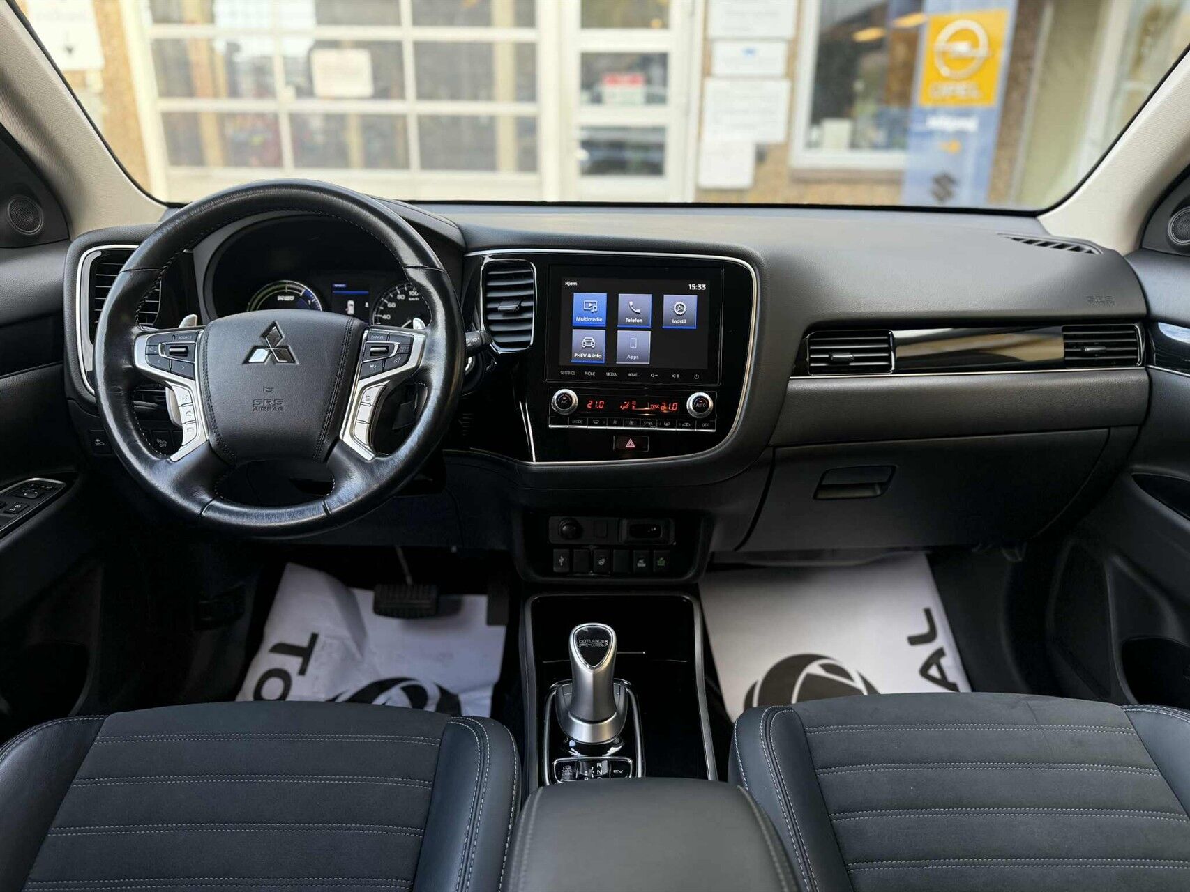Billede af Mitsubishi Outlander 2,4 PHEV  Plugin-hybrid Limited 4WD 224HK 5d 6g Trinl. Gear