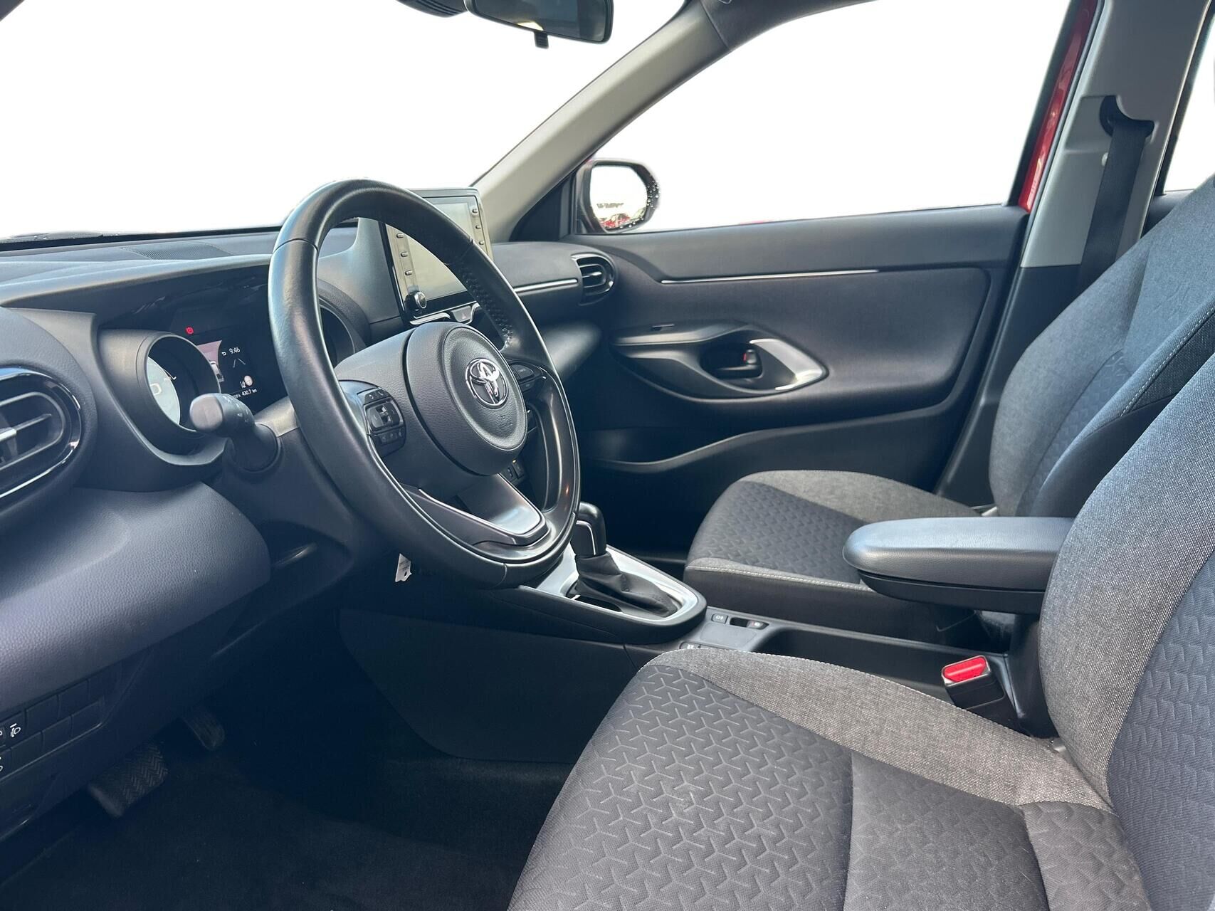 Billede af Toyota Yaris Cross 1,5 Hybrid Essential Comfort 116HK 5d Trinl. Gear