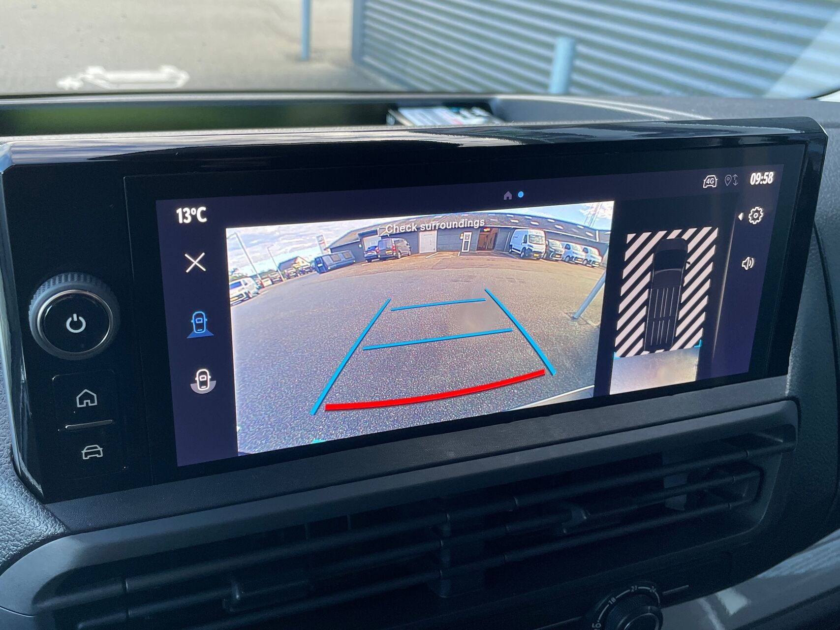 Billede af Toyota Proace Long 2,0 D Comfort Master m/Alm adskillelse - SmartCargo 144HK Van 8g Aut.