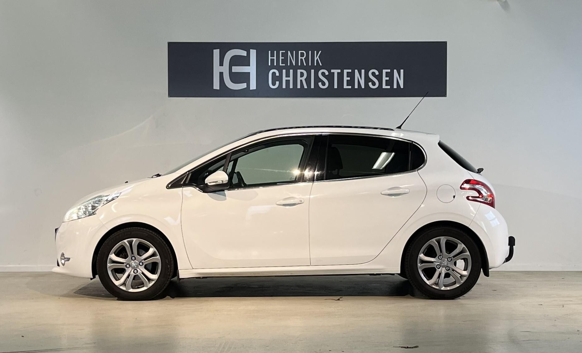 Billede af Peugeot 208 1,2 VTi Allure Sky 82HK 5d