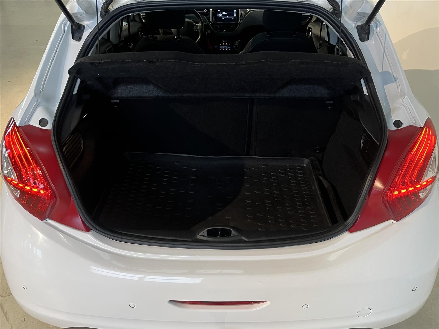 Billede af Peugeot 208 1,2 VTi Allure Sky 82HK 5d