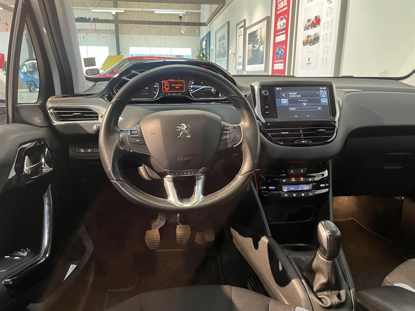 Billede af Peugeot 208 1,2 VTi Allure Sky 82HK 5d