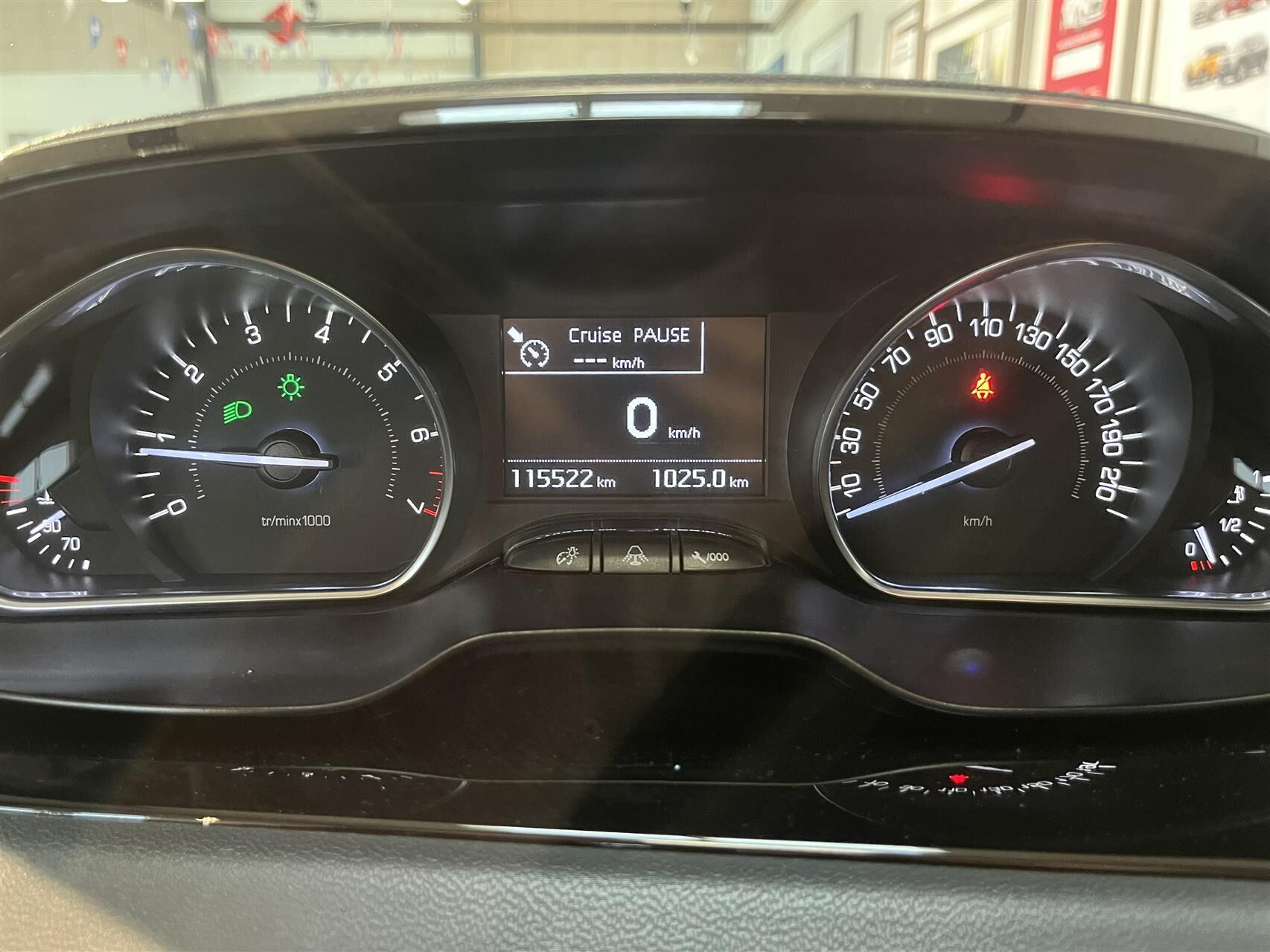 Billede af Peugeot 208 1,2 VTi Allure Sky 82HK 5d
