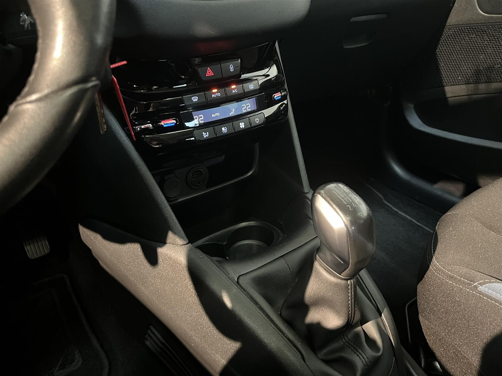 Billede af Peugeot 208 1,2 VTi Allure Sky 82HK 5d