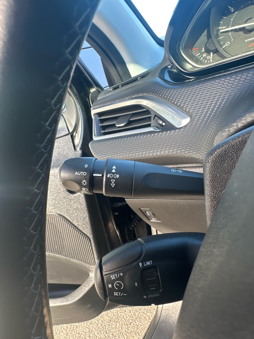 Billede af Peugeot 208 1,5 BlueHDi Prestige Sky 100HK 5d