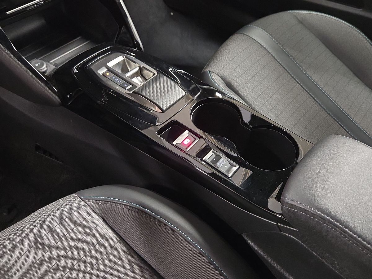 Billede af Peugeot e-2008 EL Allure 136HK 5d Aut.