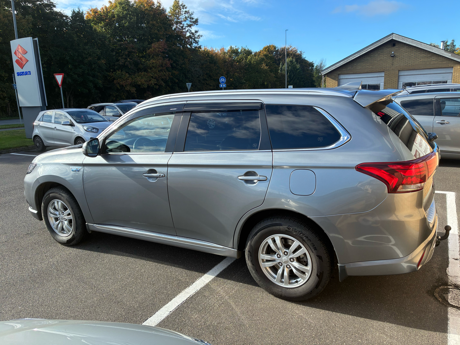 Billede af Mitsubishi Outlander 2,4 PHEV  Plugin-hybrid Inform+ 4WD 224HK 5d 6g Trinl. Gear