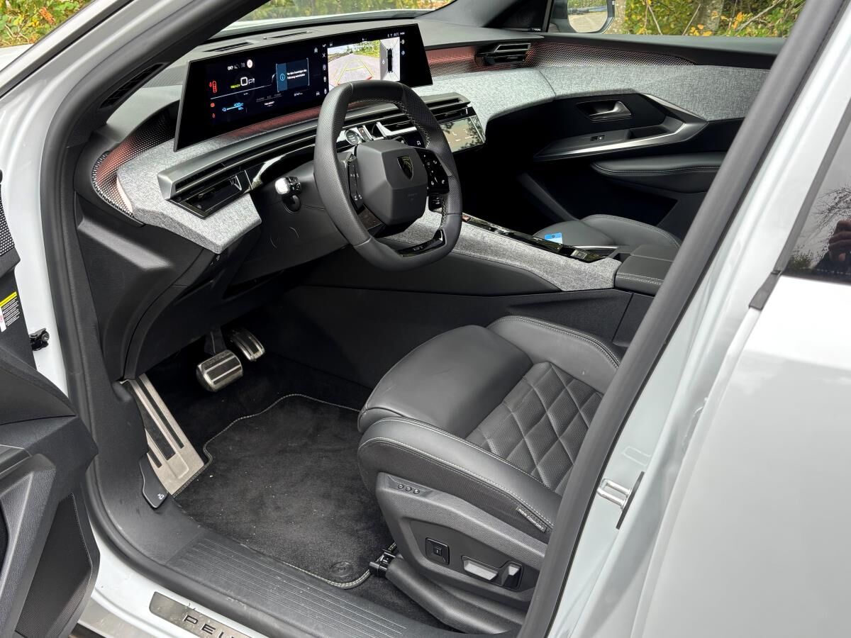Billede af Peugeot e-3008 EL GT Pack 210HK 5d Aut.