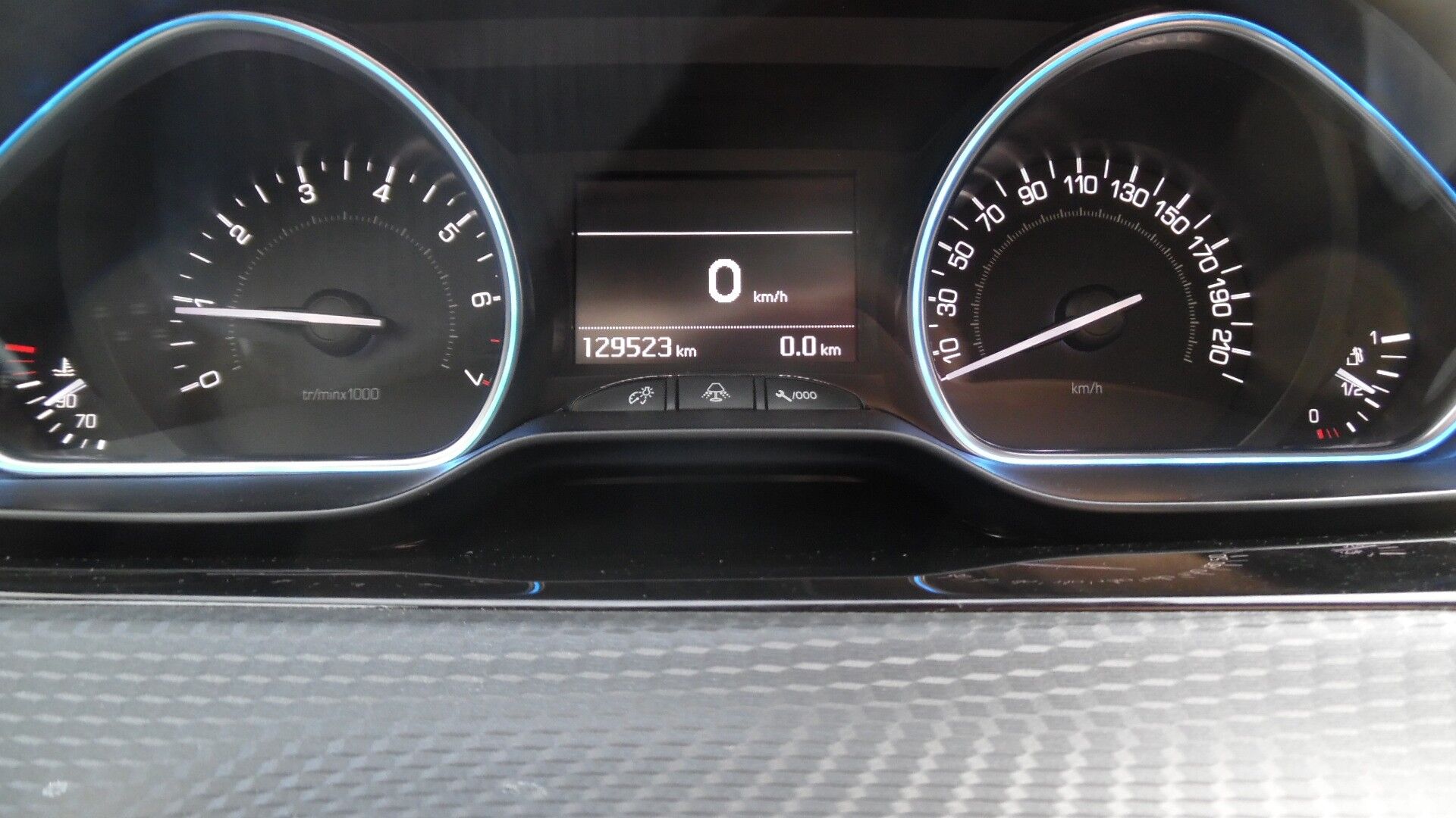 Billede af Peugeot 2008 1,2 e-THP Desire Sky 110HK