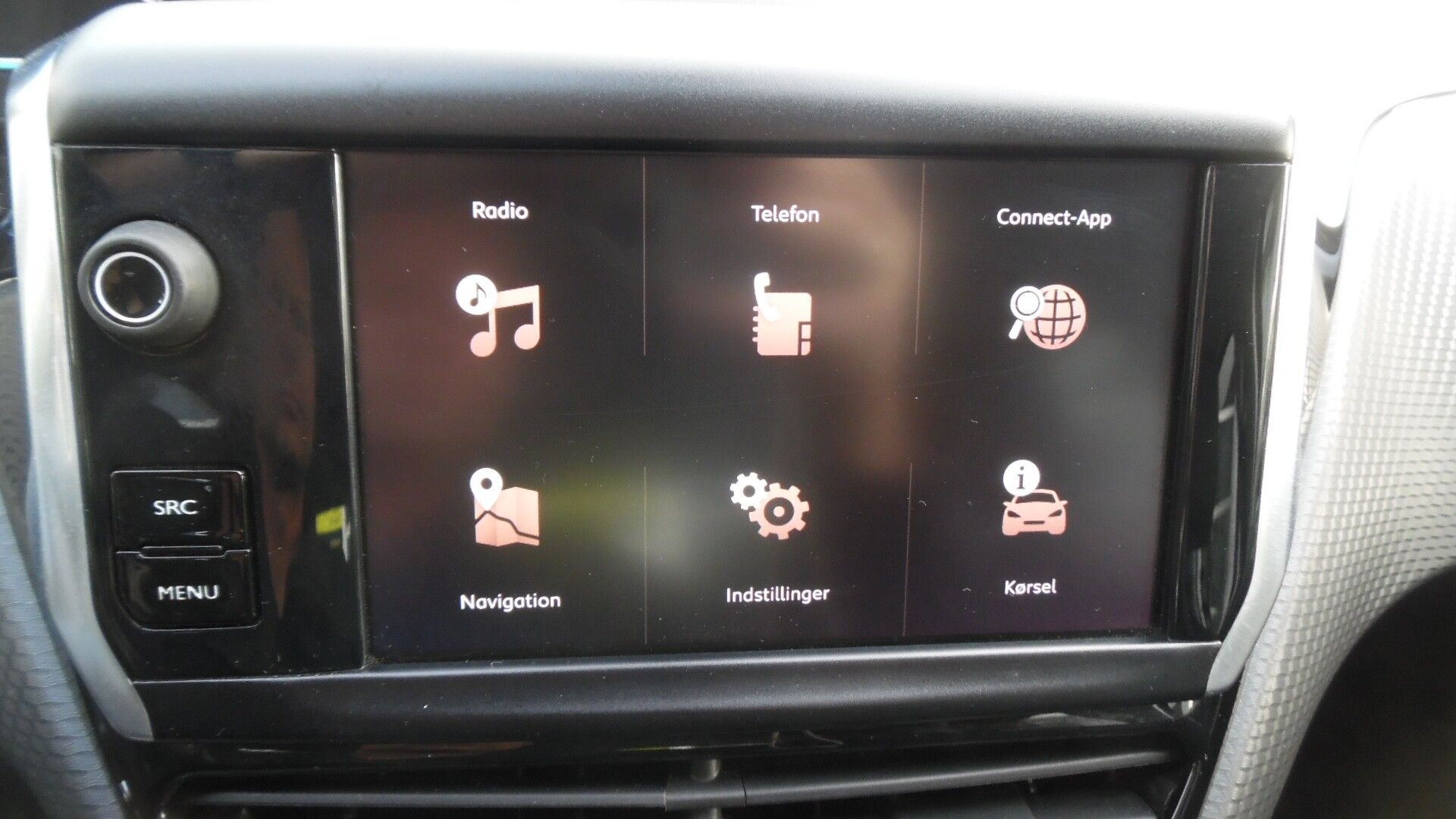 Billede af Peugeot 2008 1,2 e-THP Desire Sky 110HK