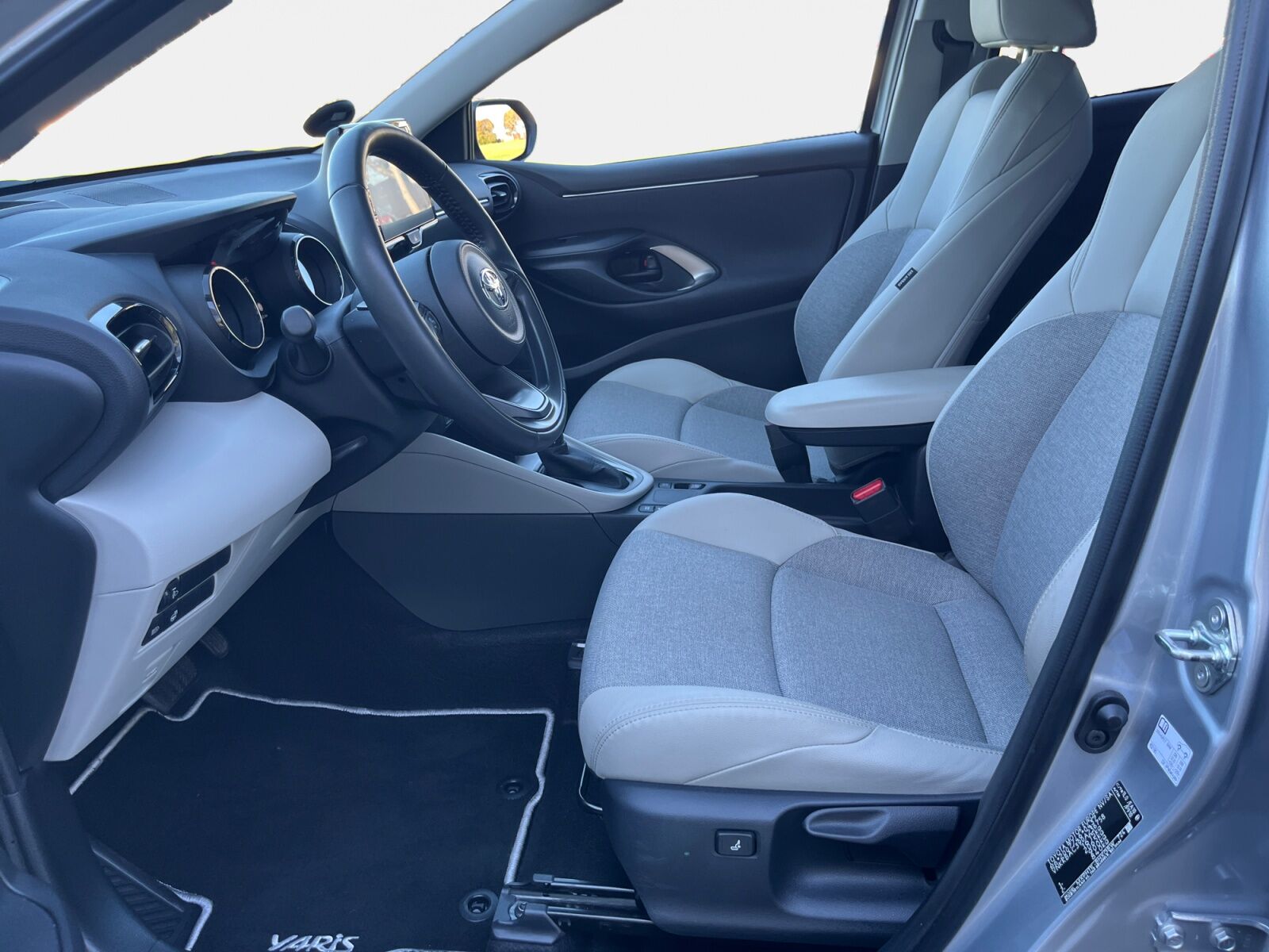 Billede af Toyota Yaris 1,5 Hybrid Elegant 116HK 5d Trinl. Gear