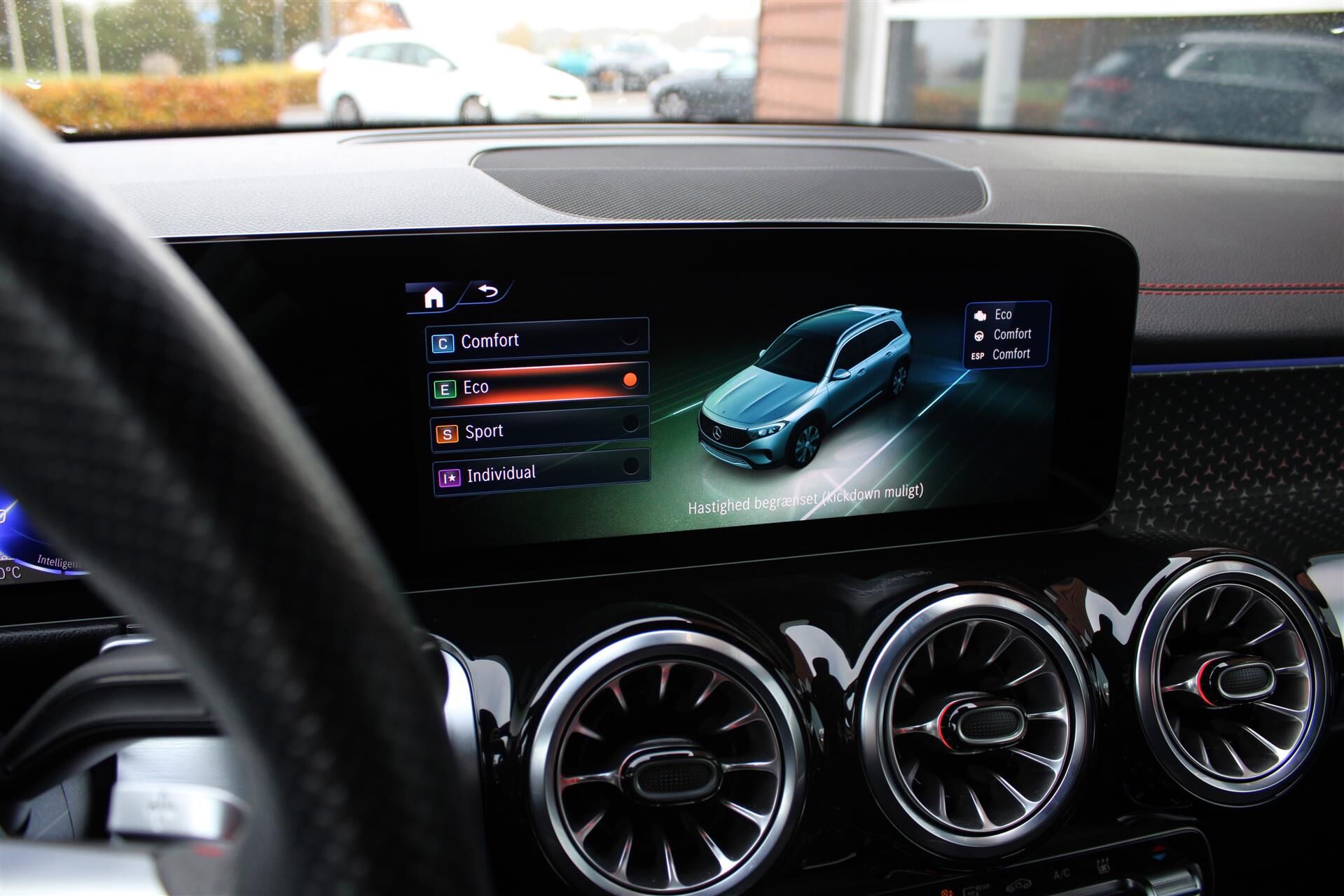 Billede af Mercedes-Benz EQB 350 7 pers. EL AMG Line 4Matic 292HK 5d Aut.