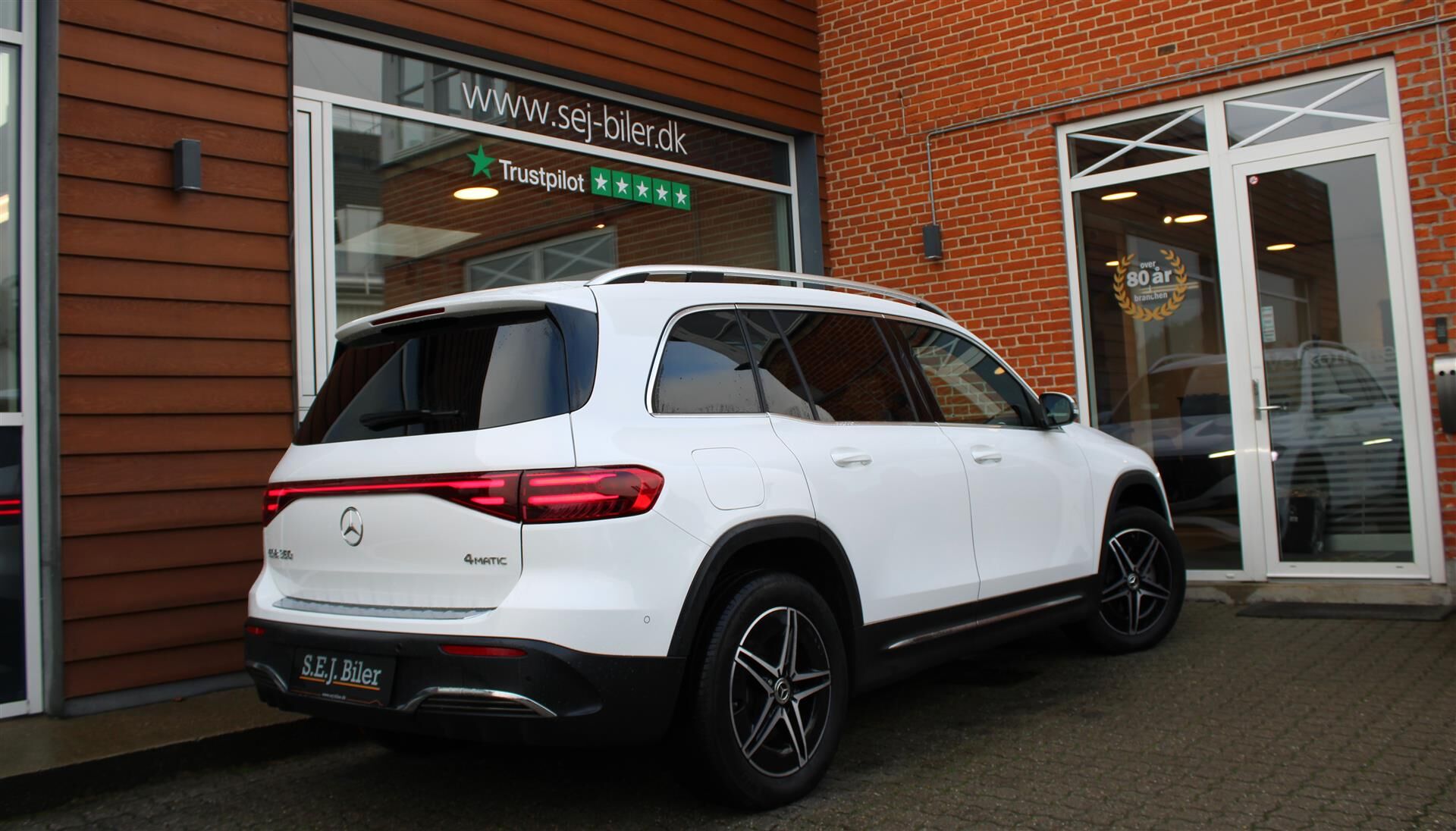 Billede af Mercedes-Benz EQB 350 7 pers. EL AMG Line 4Matic 292HK 5d Aut.