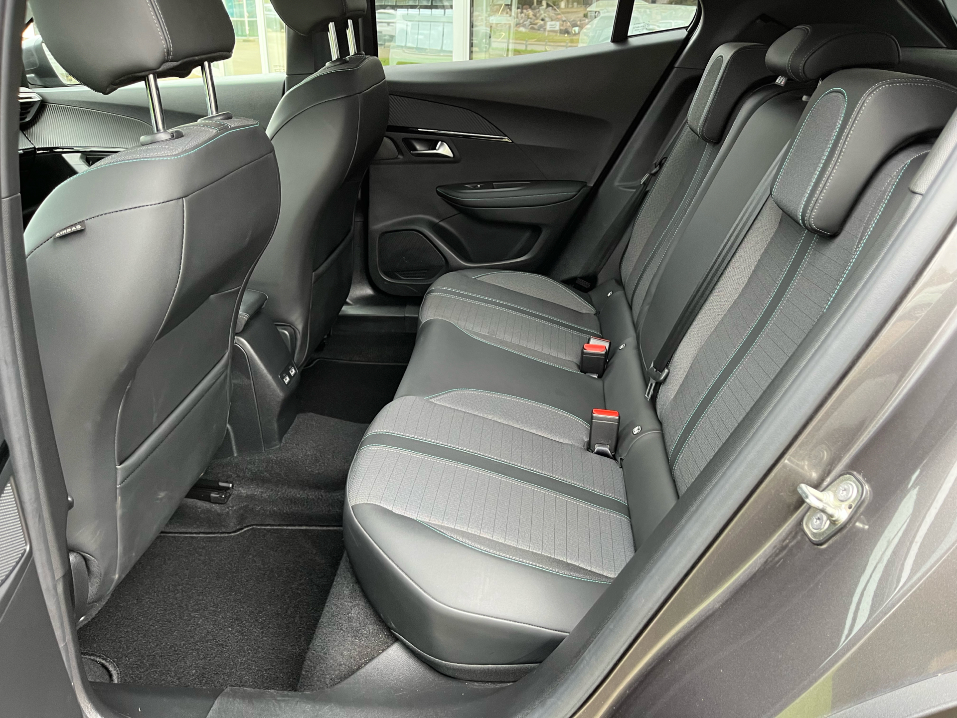 Billede af Peugeot 2008 1,2 PureTech Allure Grand 130HK 5d