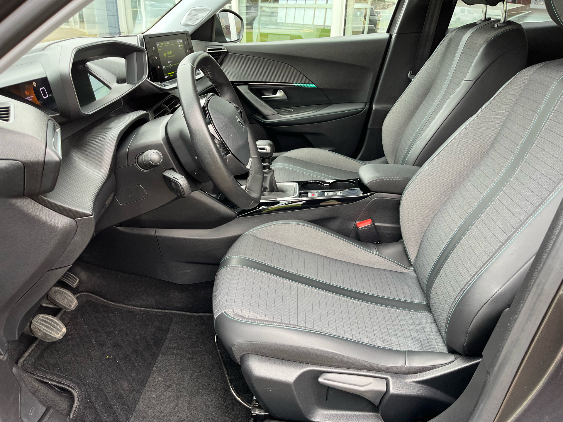 Billede af Peugeot 2008 1,2 PureTech Allure Grand 130HK 5d