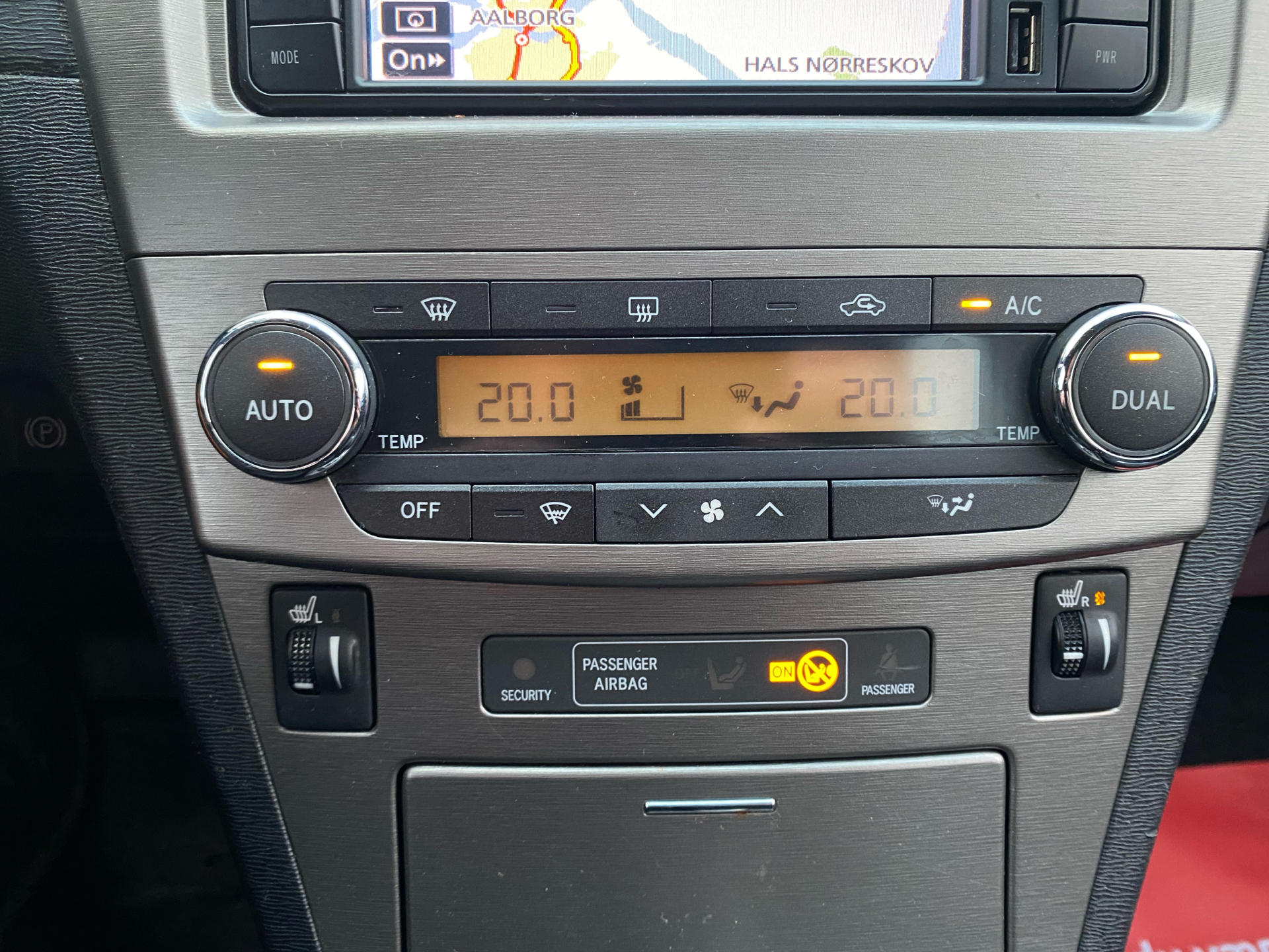 Billede af Toyota Avensis 1,8 VVT-I T2 E-CVT 147HK Stc 6g Aut.