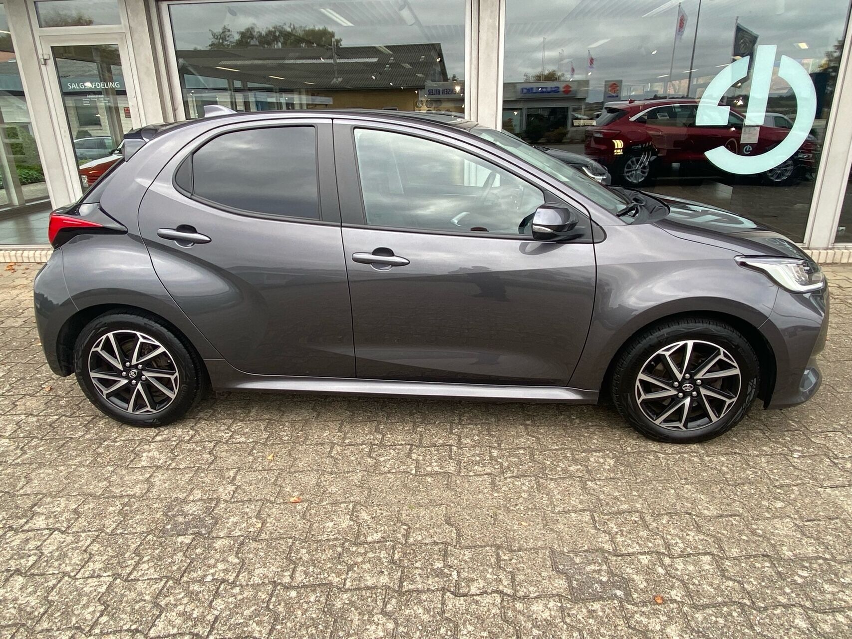 Billede af Toyota Yaris 1,5 Hybrid Active Technology & Design 116HK 5d Trinl. Gear