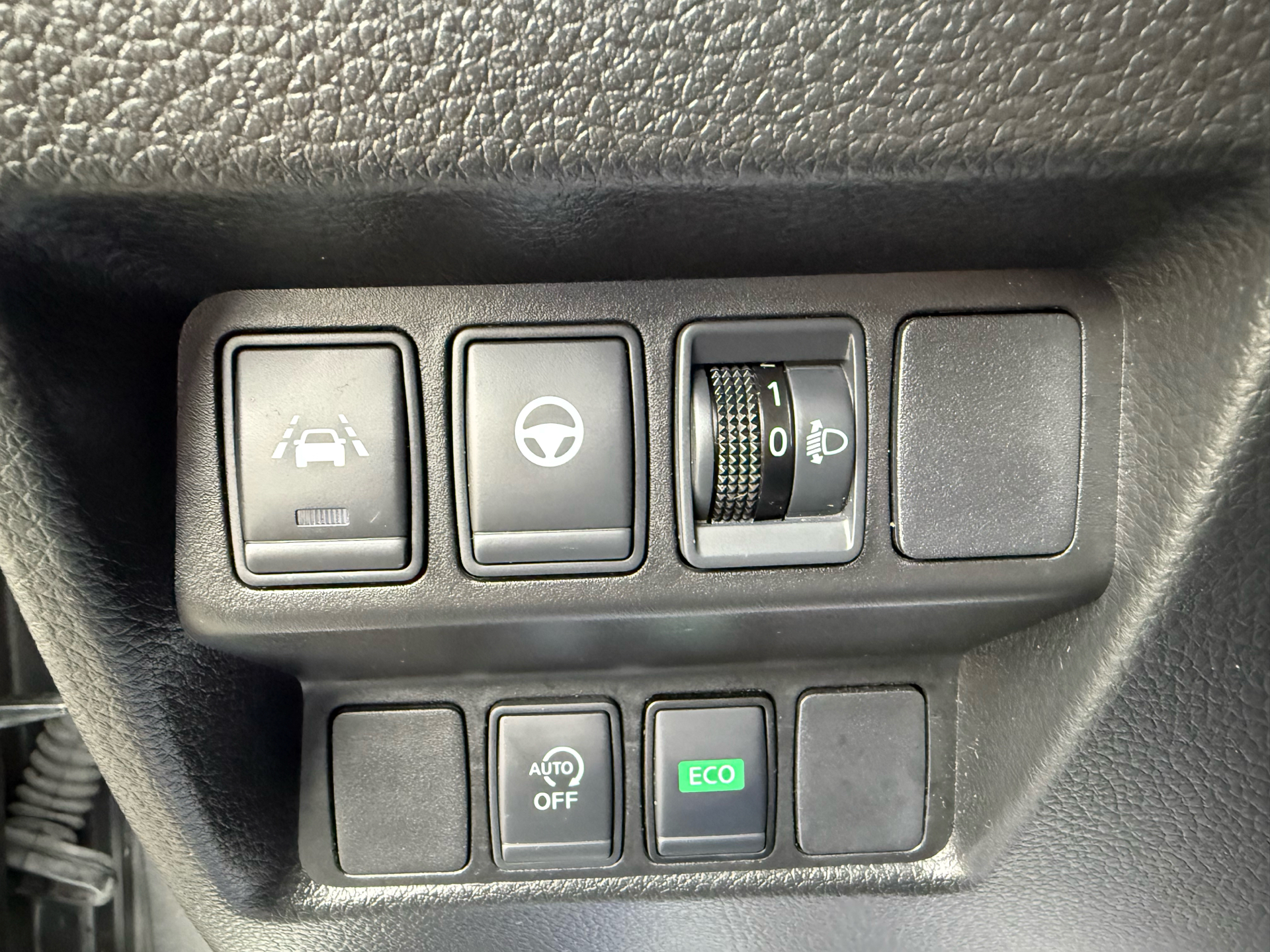 Billede af Nissan Qashqai 1,3 DIG-T N-Connecta ProPilot DCT 160HK 5d Aut. 