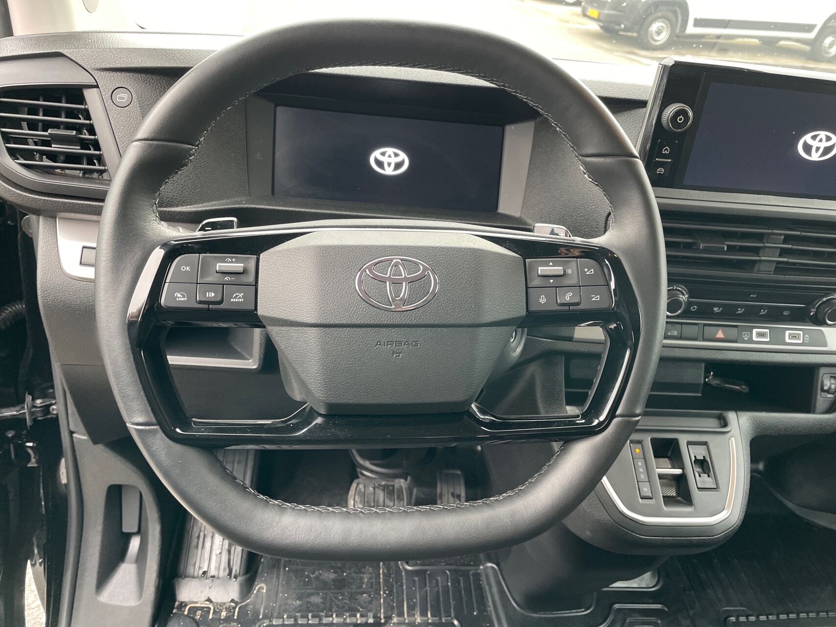 Billede af Toyota Proace Long 2,0 D Comfort Master To skydedør 144HK Van 8g Aut.