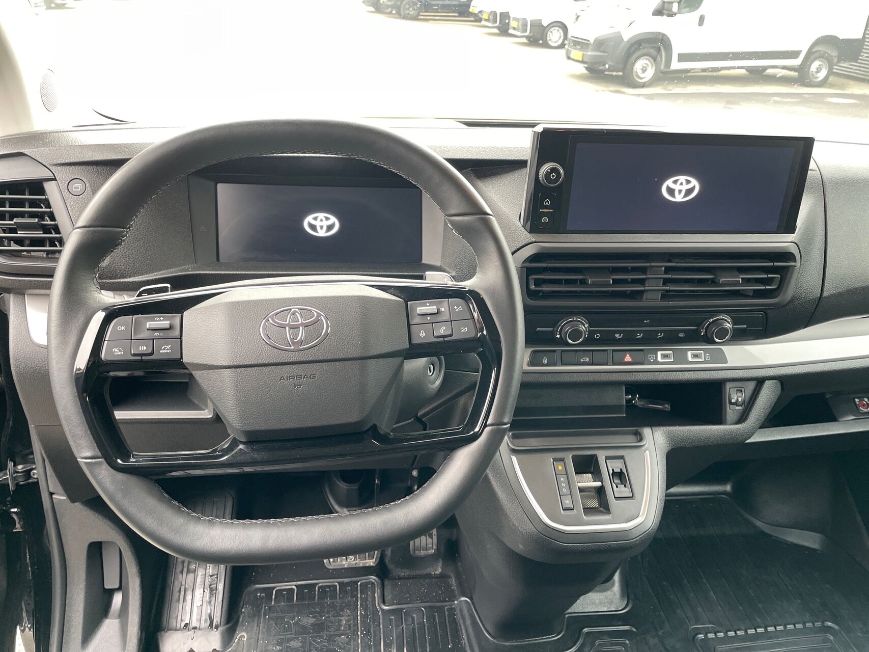 Billede af Toyota Proace Long 2,0 D Comfort Master To skydedør 144HK Van 8g Aut.