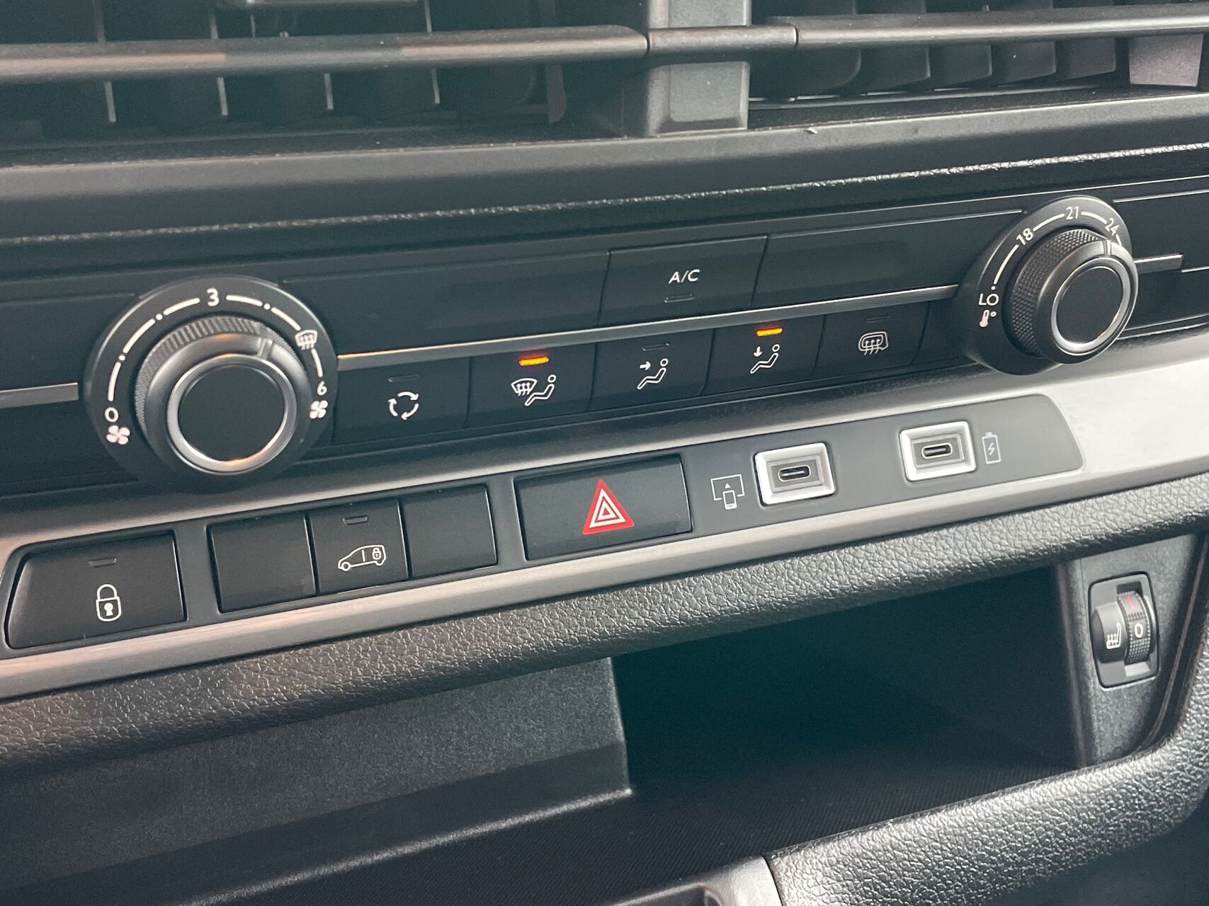 Billede af Toyota Proace Long 2,0 D Comfort Master To skydedør 144HK Van 8g Aut.