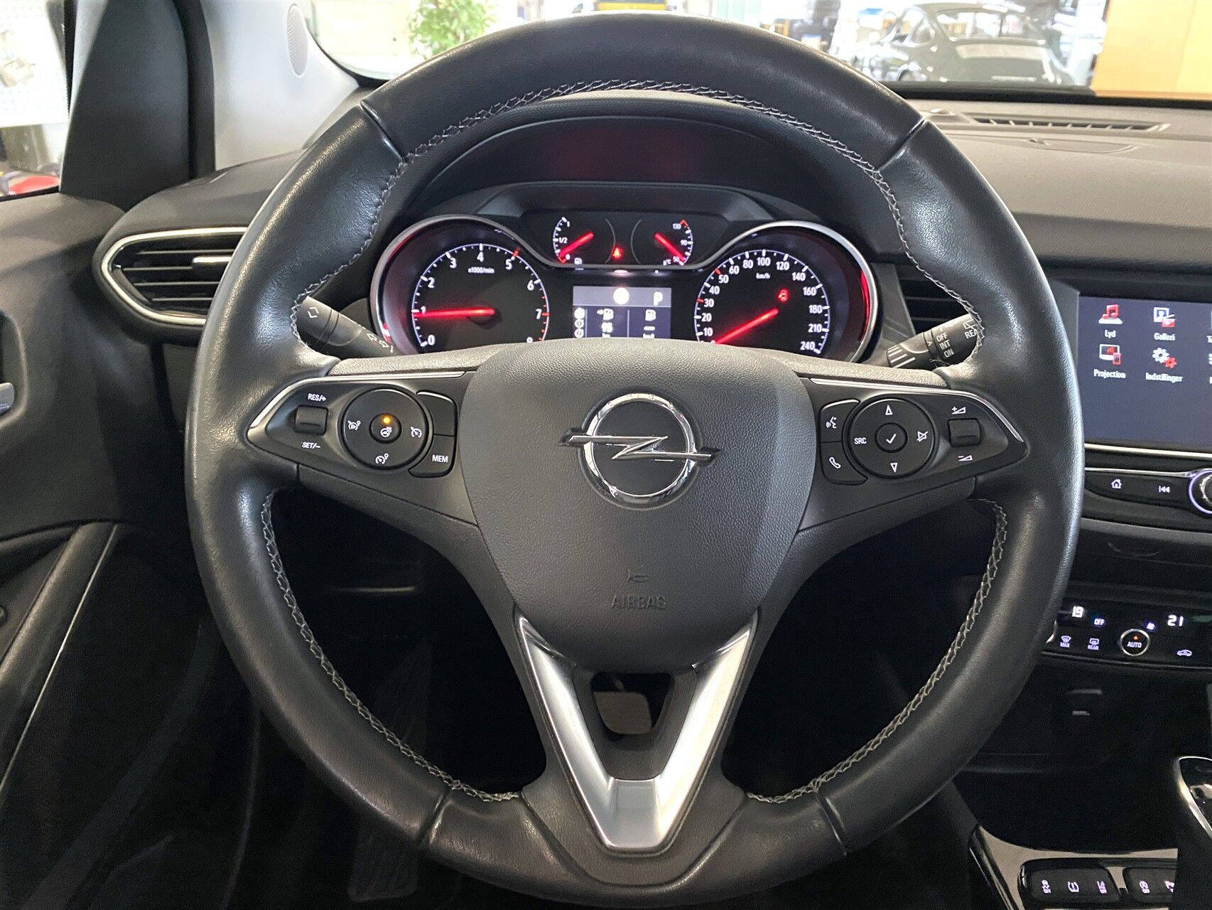 Billede af Opel Crossland 1,2 T First Edition 130HK 5d 6g Aut.