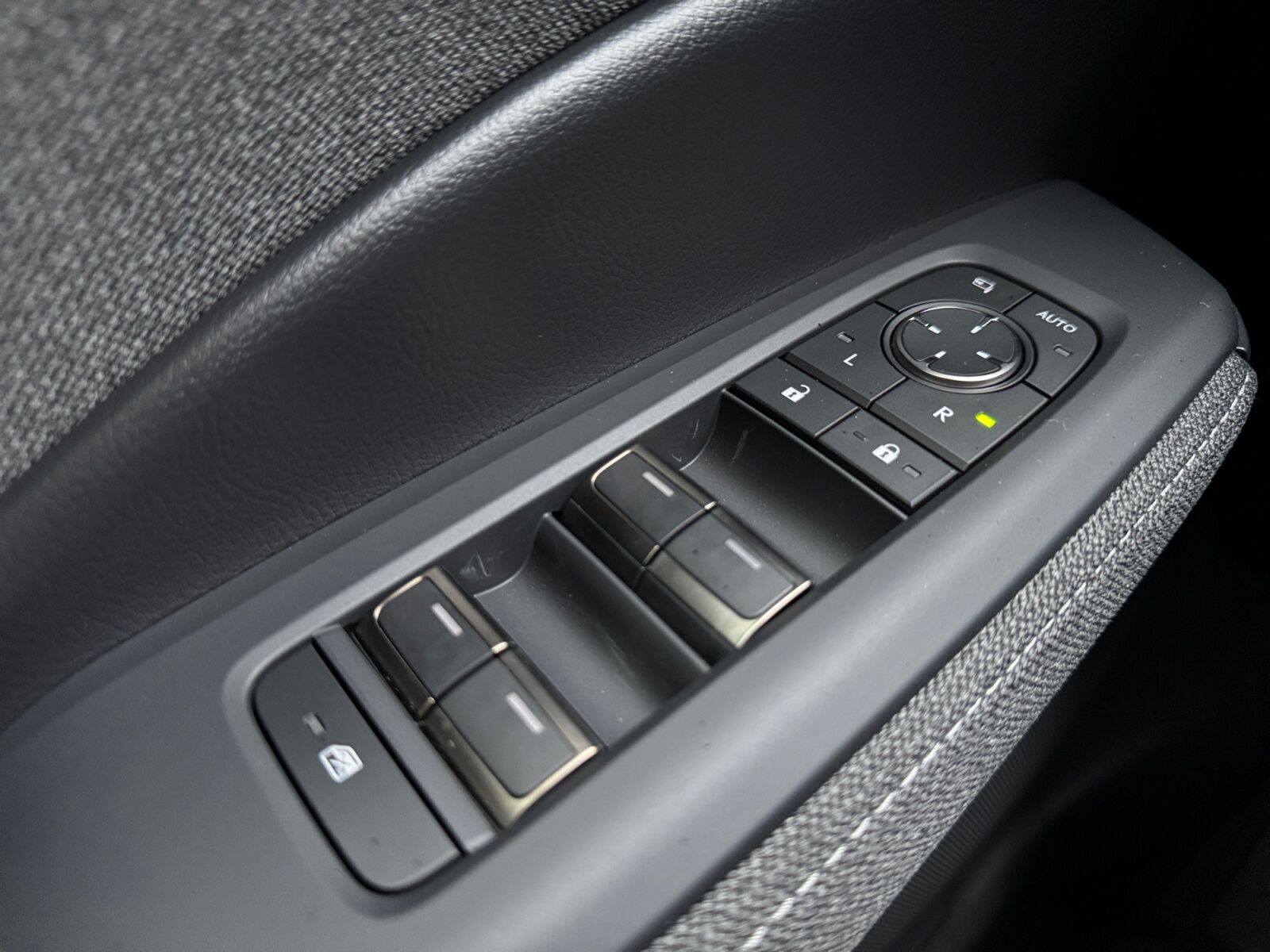 Billede af Lexus LBX 1,5 Hybrid Elegant 136HK 5d Aut.