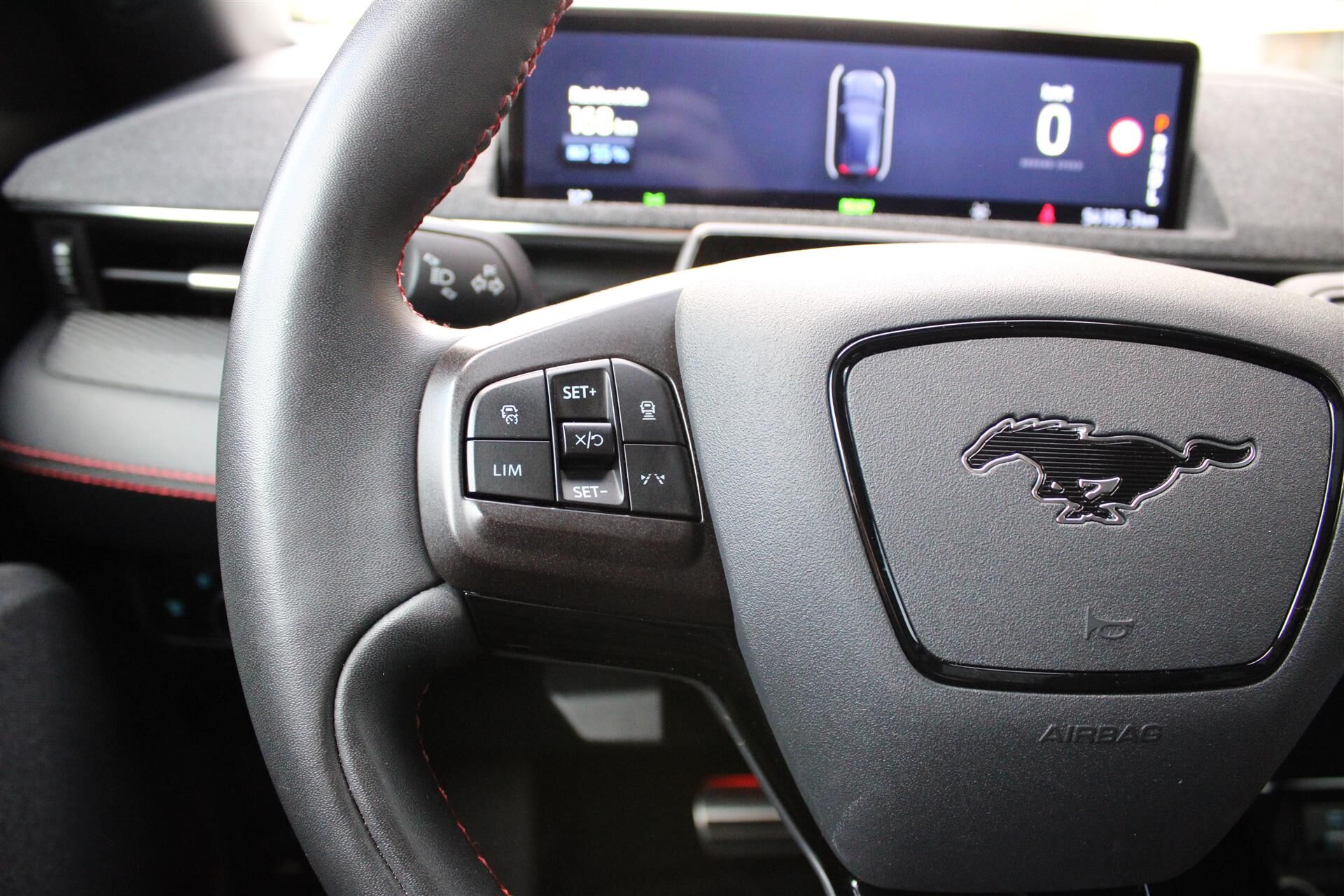 Billede af Ford Mustang Mach-E EL SR Premium AWD 269HK 5d Aut.