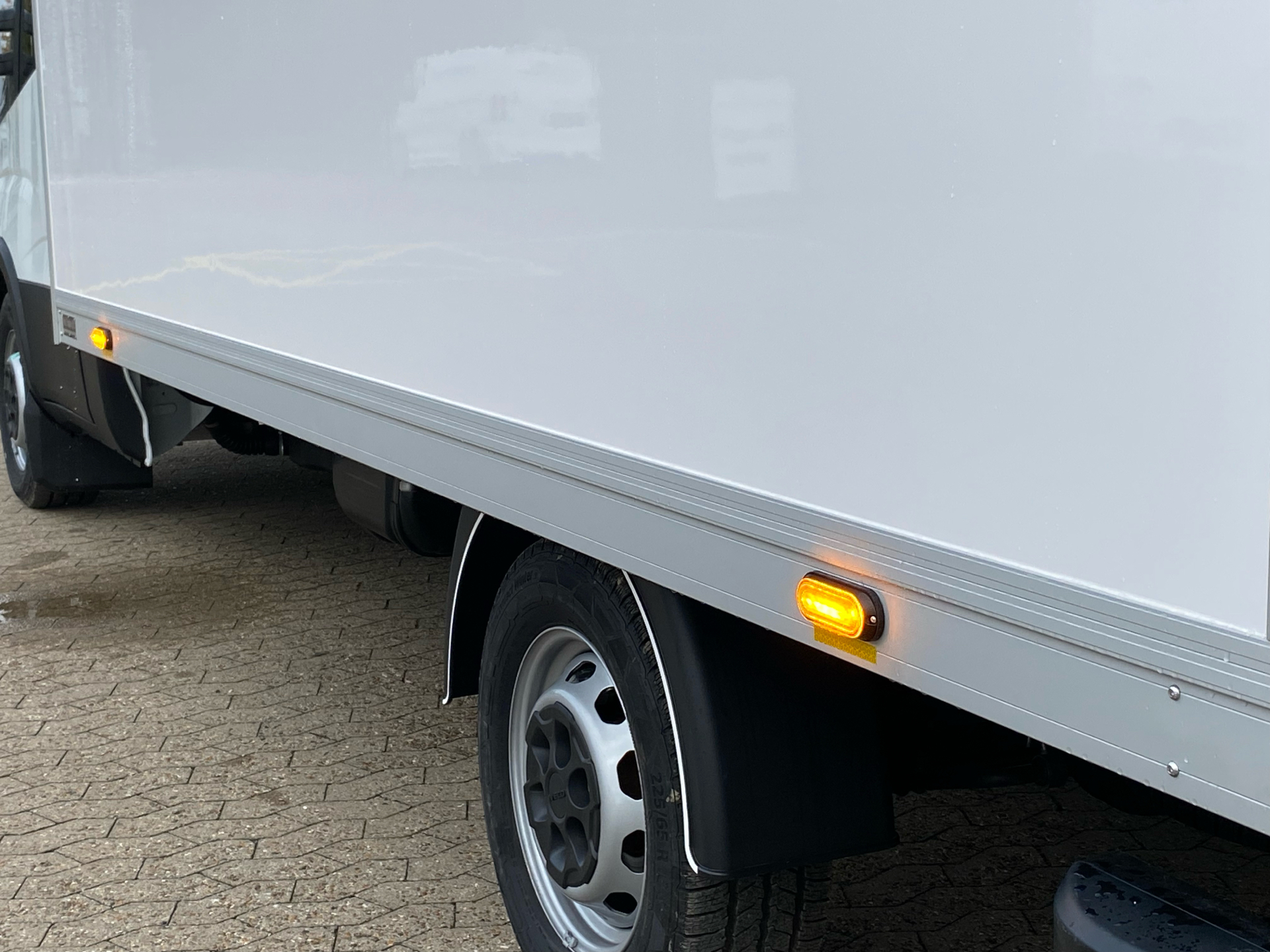 Billede af Iveco Daily 35S18 4100mm 3,0 D 180HK Ladv./Chas. 8g Aut.