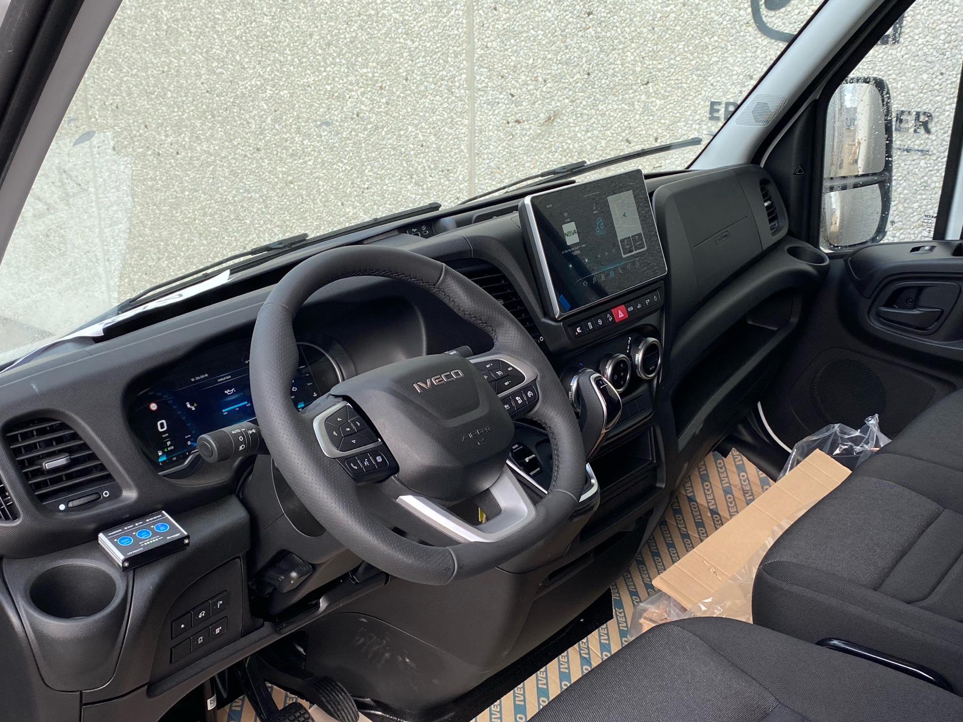 Billede af Iveco Daily 35S18 4100mm 3,0 D 180HK Ladv./Chas. 8g Aut.