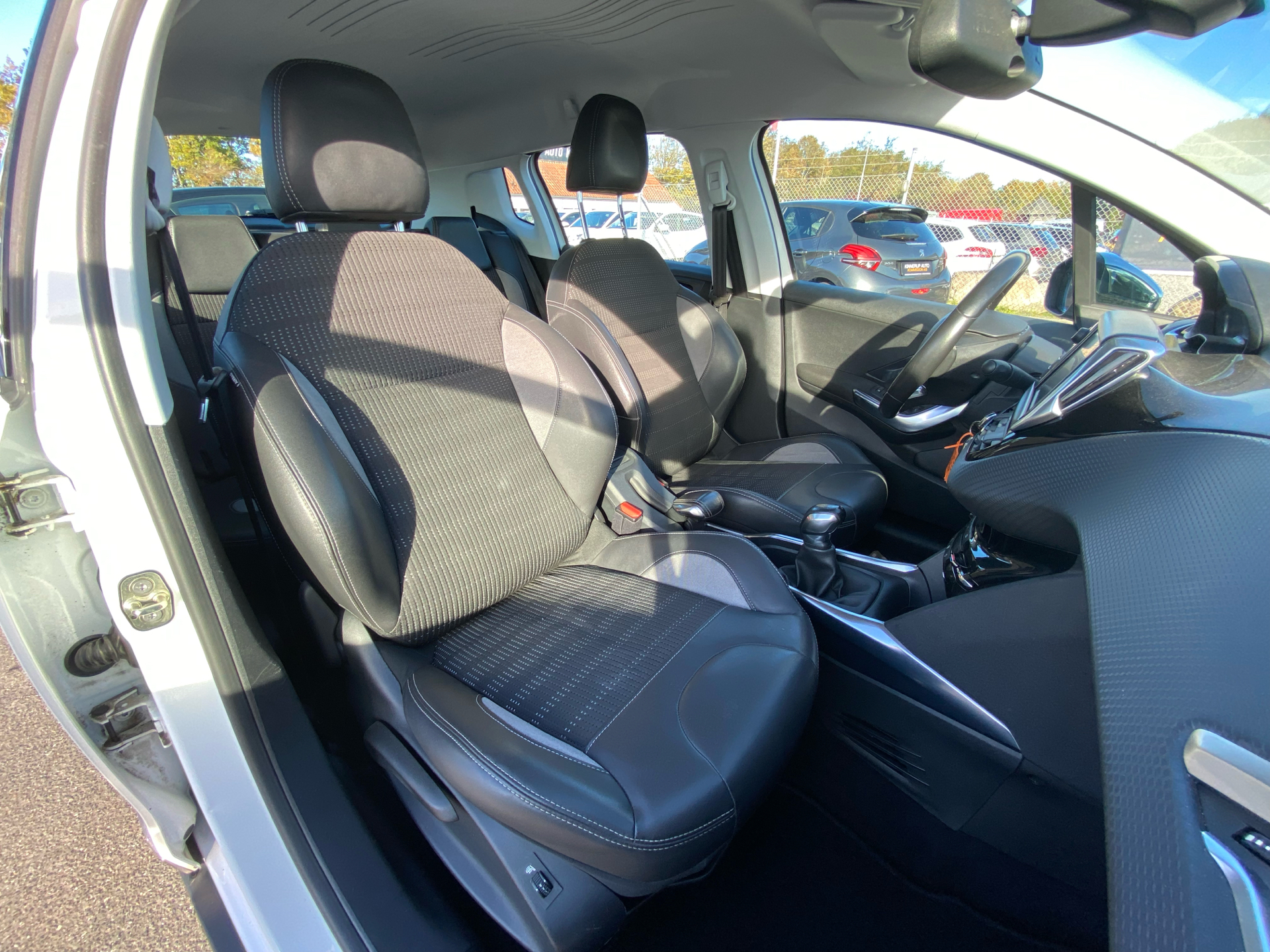 Billede af Peugeot 2008 1,2 VTi Allure 82HK