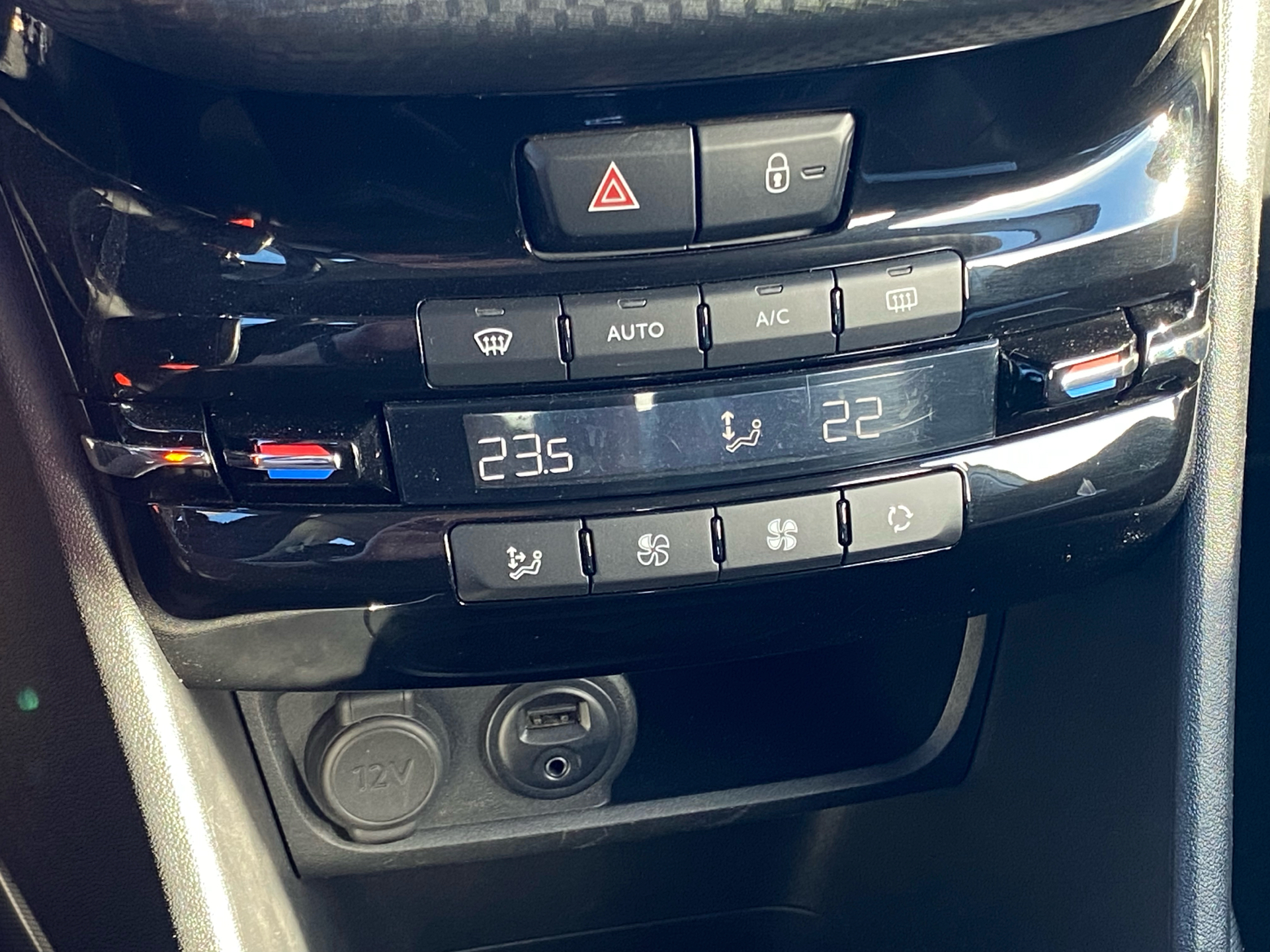 Billede af Peugeot 2008 1,2 VTi Allure 82HK