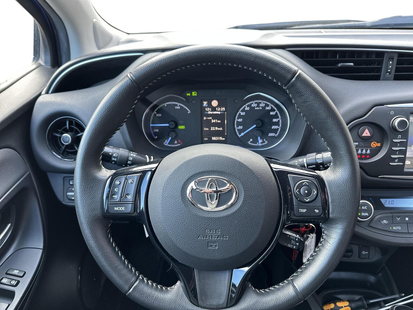 Billede af Toyota Yaris 1,5 Hybrid H2 Premium E-CVT 100HK 5d Trinl. Gear