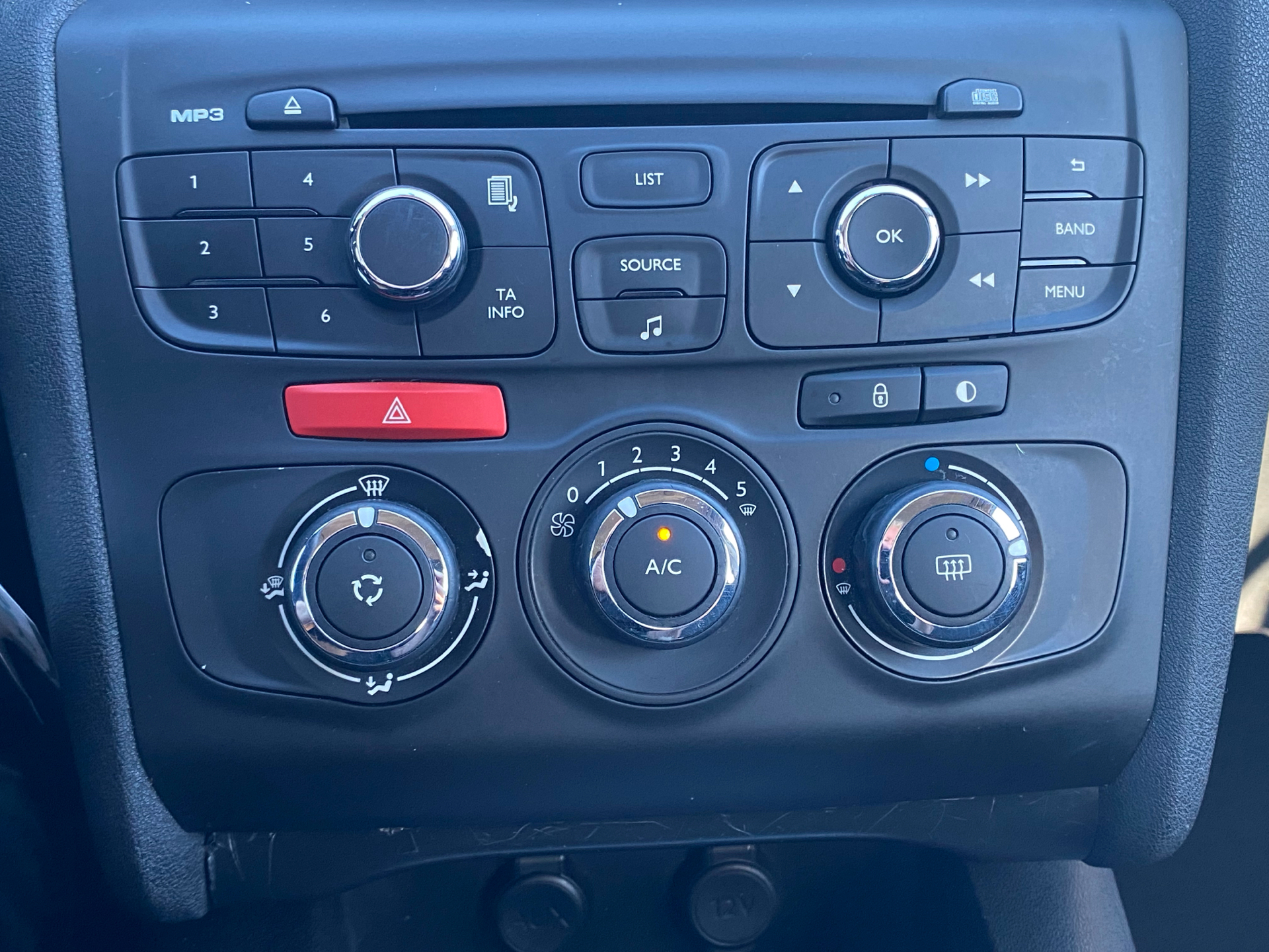 Billede af Citroën C4 1,4 VTi Attraction 95HK 5d