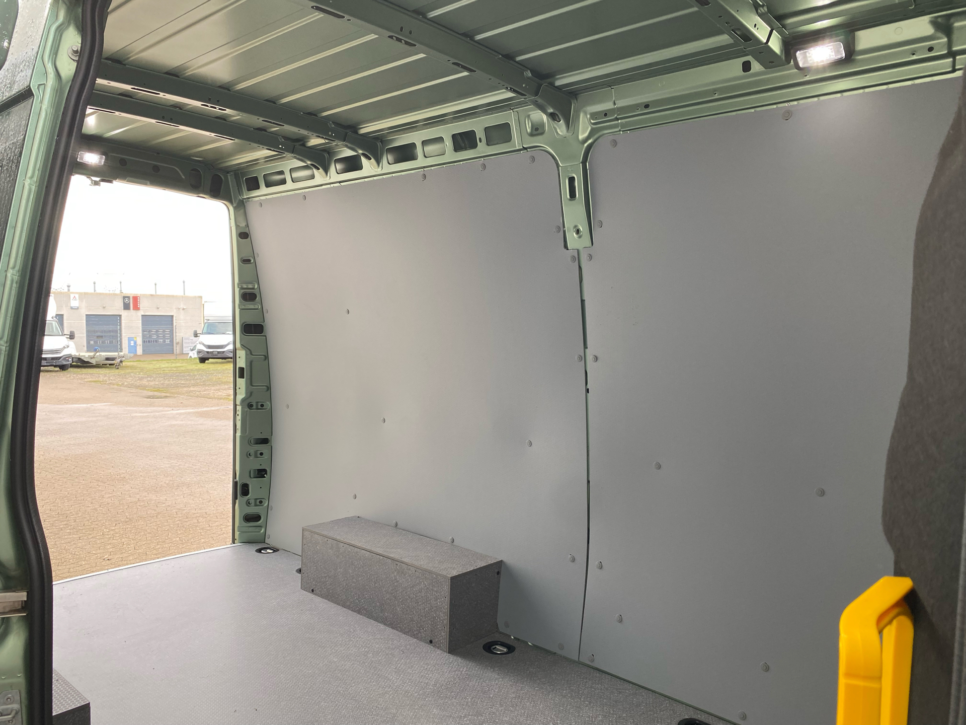 Billede af Iveco Daily 35S21 12m3 3,0 D Forza Hi-Matic 210HK Van 8g Aut.