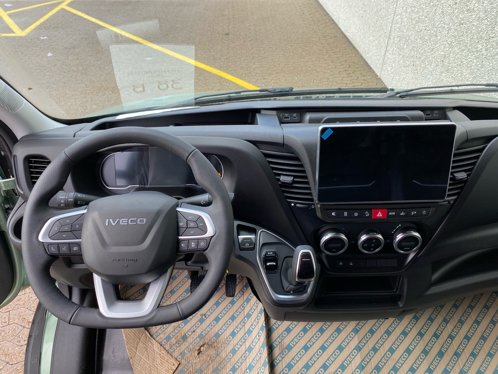 Billede af Iveco Daily 35S21 12m3 3,0 D Forza Hi-Matic 210HK Van 8g Aut.