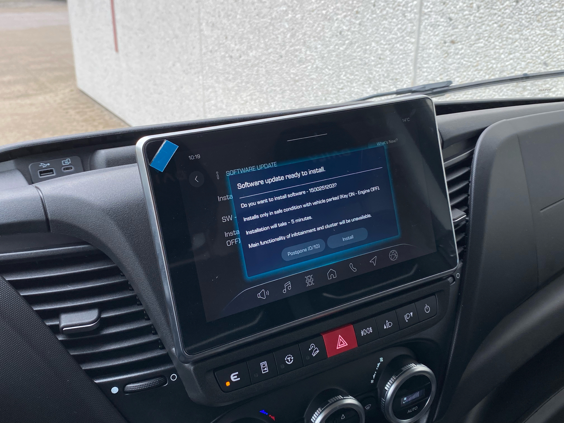 Billede af Iveco Daily 35S21 12m3 3,0 D Forza Hi-Matic 210HK Van 8g Aut.