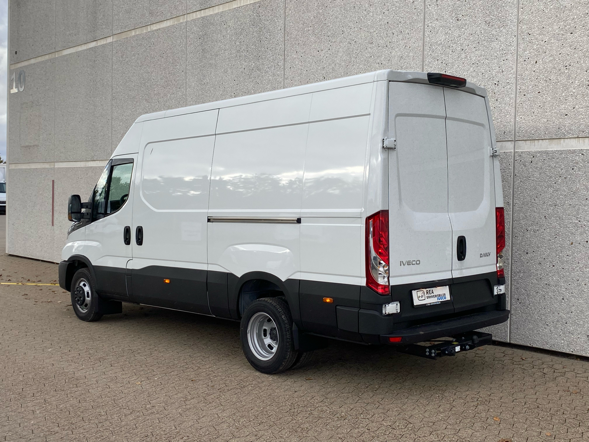 Billede af Iveco Daily 35C18 12m3 3,0 D Hi-Matic 180HK Van 8g Aut.