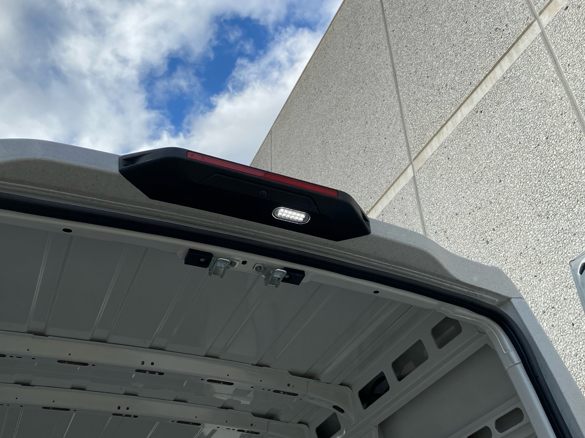 Billede af Iveco Daily 35C18 12m3 3,0 D Hi-Matic 180HK Van 8g Aut.