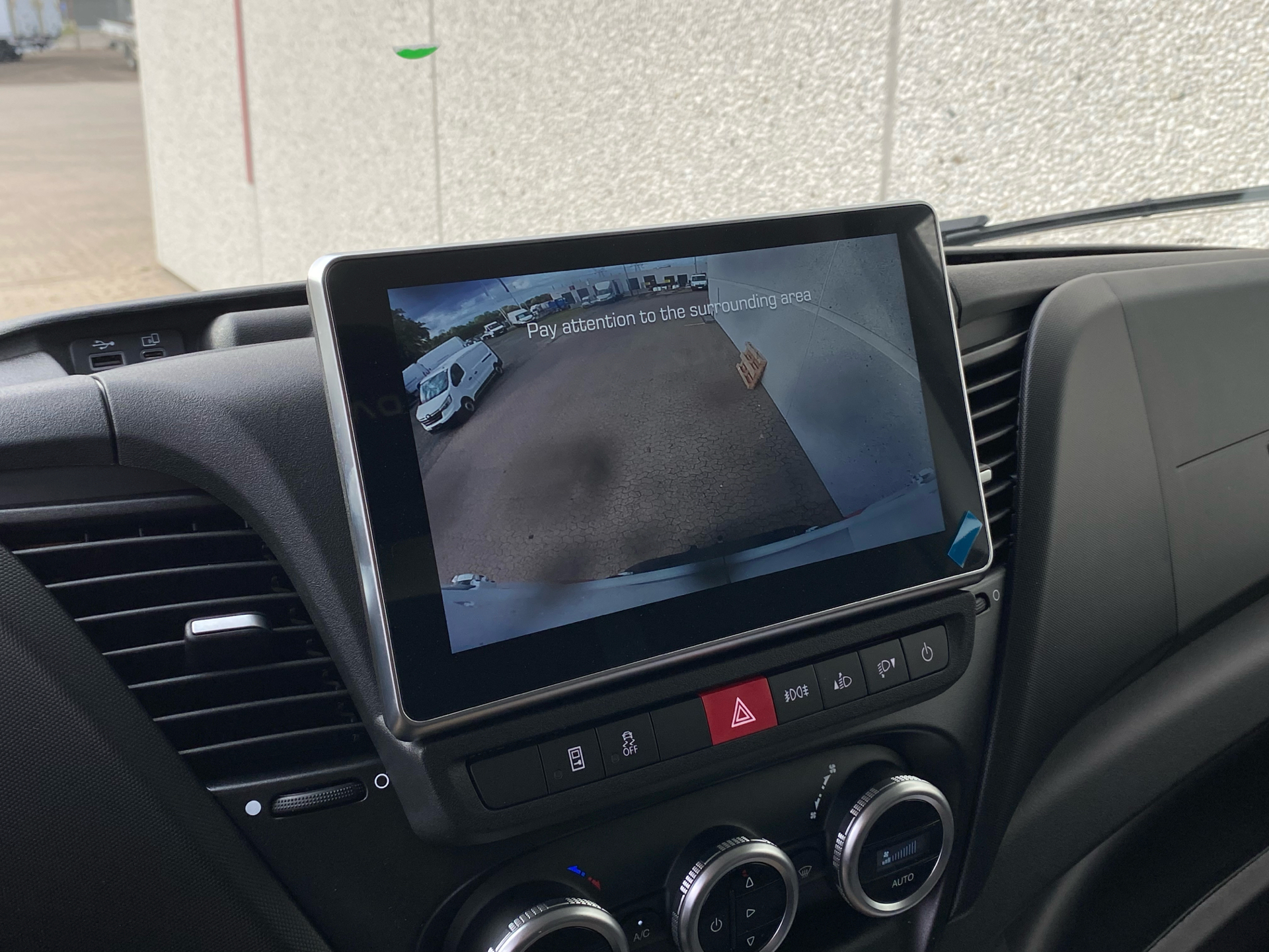 Billede af Iveco Daily 35C18 12m3 3,0 D Hi-Matic 180HK Van 8g Aut.