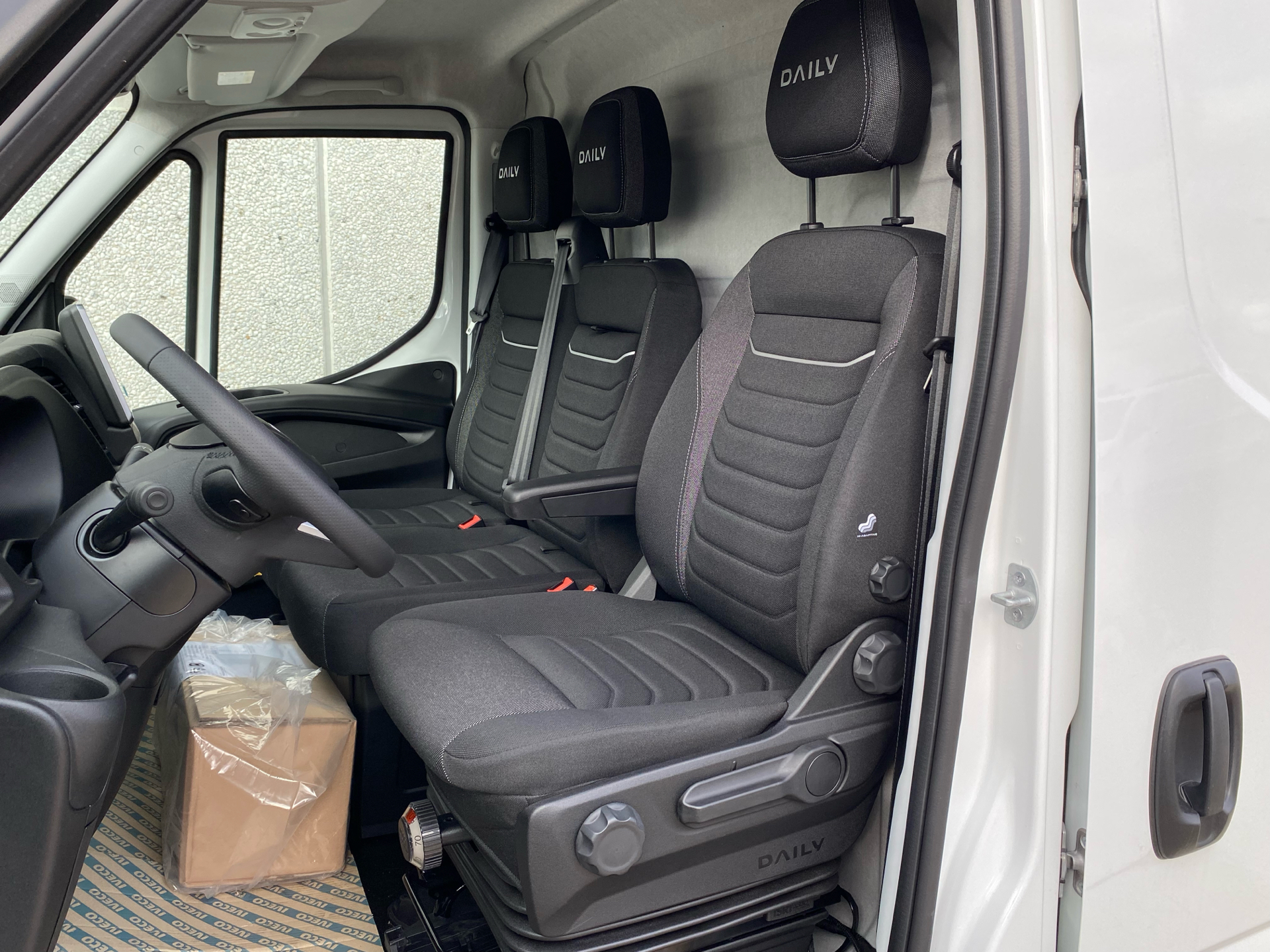 Billede af Iveco Daily 35C18 12m3 3,0 D Hi-Matic 180HK Van 8g Aut.