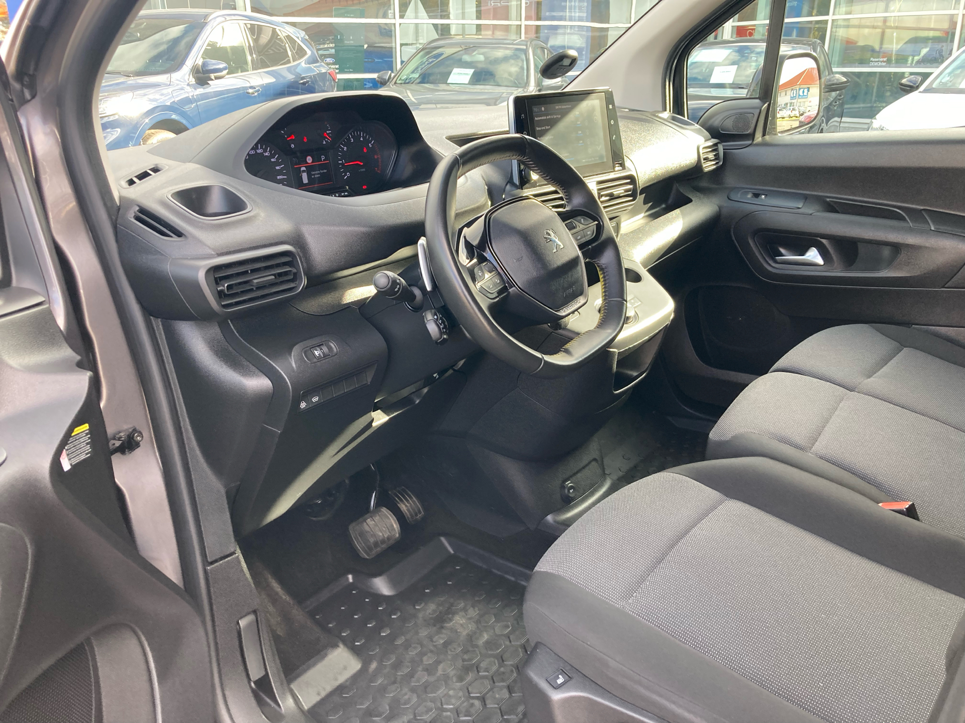 Billede af Peugeot Partner L2 V2 1,5 BlueHDi Plus EAT8 130HK Van 8g Aut.