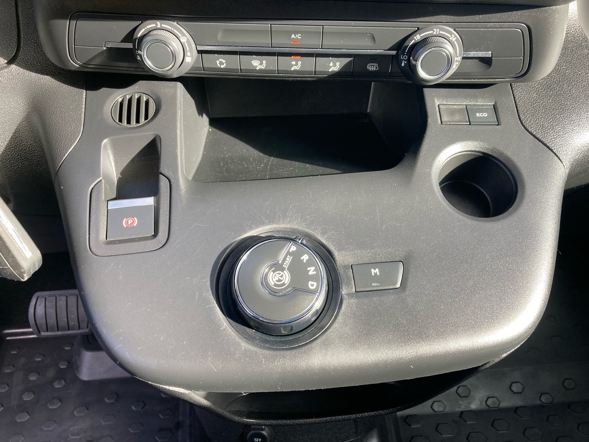 Billede af Peugeot Partner L2 V2 1,5 BlueHDi Plus EAT8 130HK Van 8g Aut.