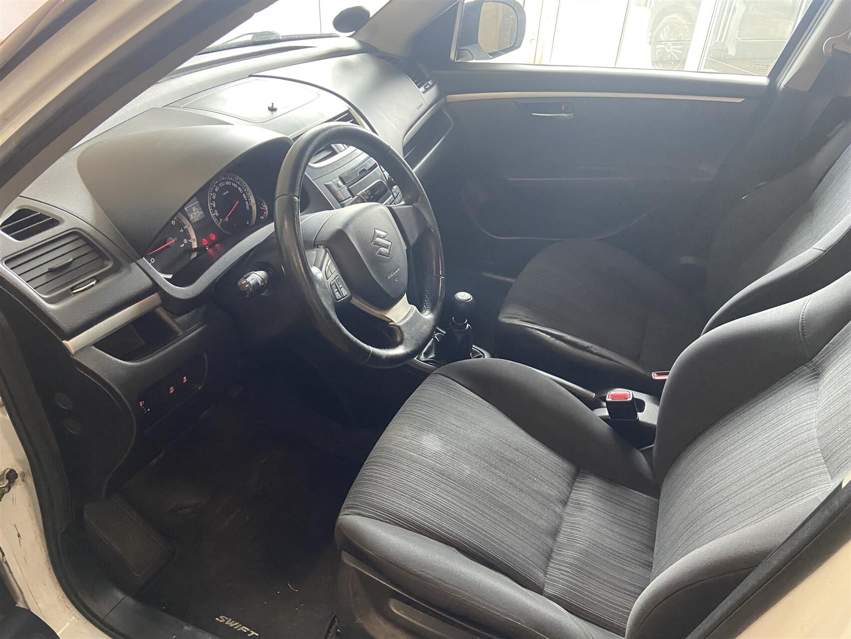 Billede af Suzuki Swift 1,2 Dualjet 16V Comfort 90HK 5d